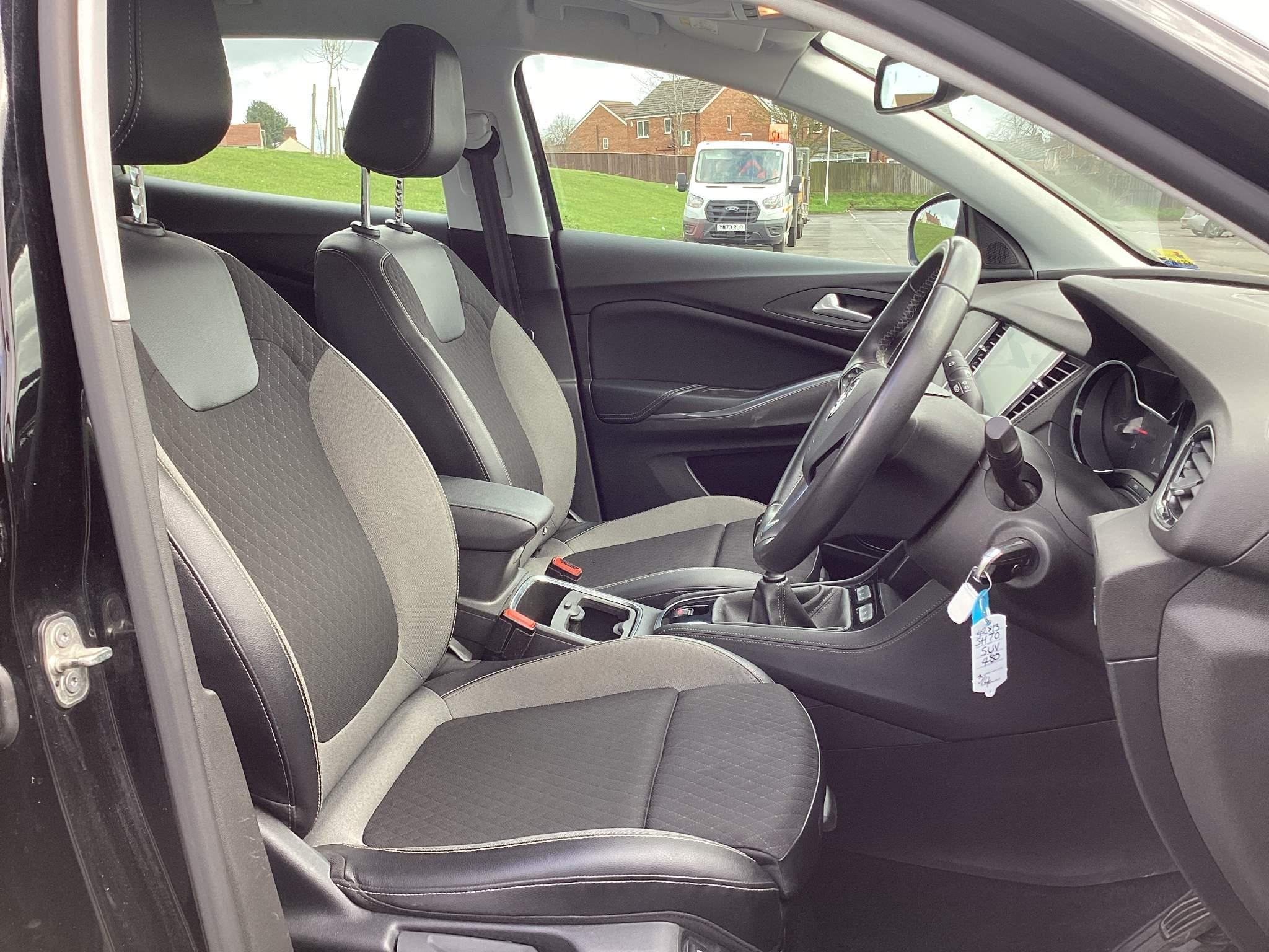 Vauxhall Grandland X 1.5 Turbo D Business Edition Nav Euro 6 (s/s) 5dr (SH70SUV) image 20
