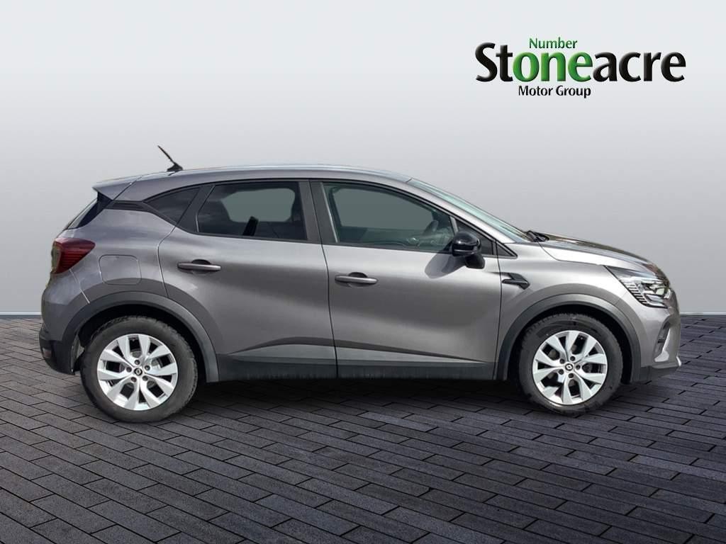 Renault Captur 1.3 TCe Iconic Edition Euro 6 (s/s) 5dr (YD22CCY) image 4
