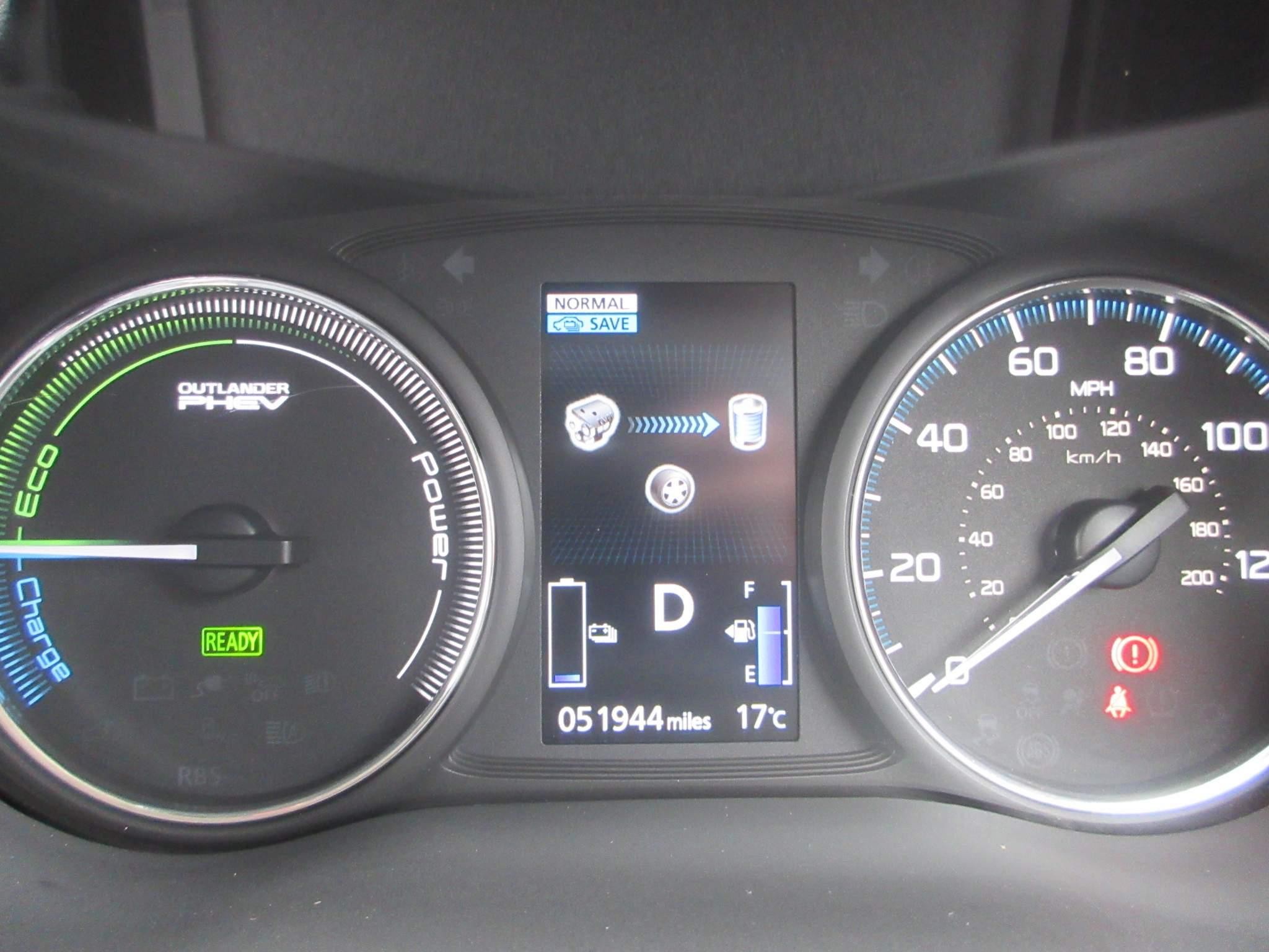 Mitsubishi Outlander 2.0h 12kWh 4h SUV 5dr Petrol Plug-in Hybrid CVT 4WD Euro 6 (s/s) (200 ps) (YS18NDN) image 40
