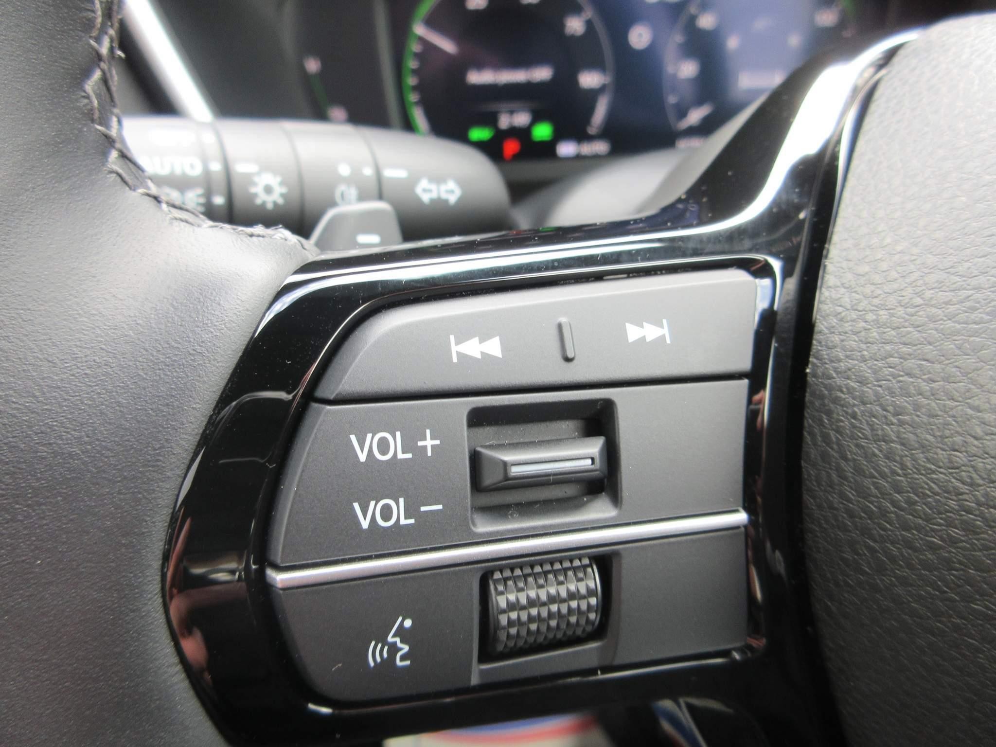 Honda CR-V 2.0 ePHEV Advance Tech 5dr eCVT (YN23XVV) image 19