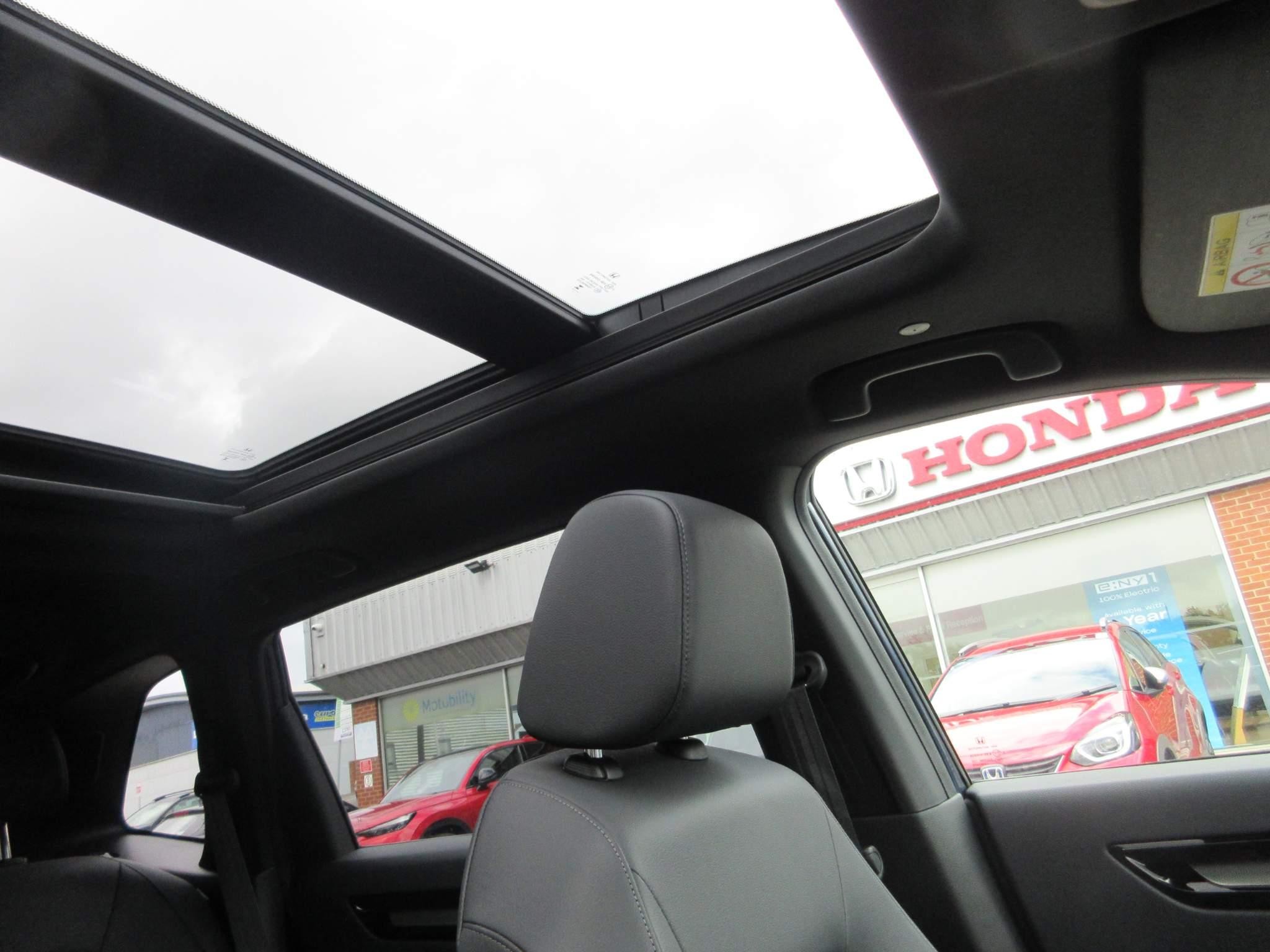 Honda CR-V 2.0 ePHEV Advance Tech 5dr eCVT (YN23XVV) image 25