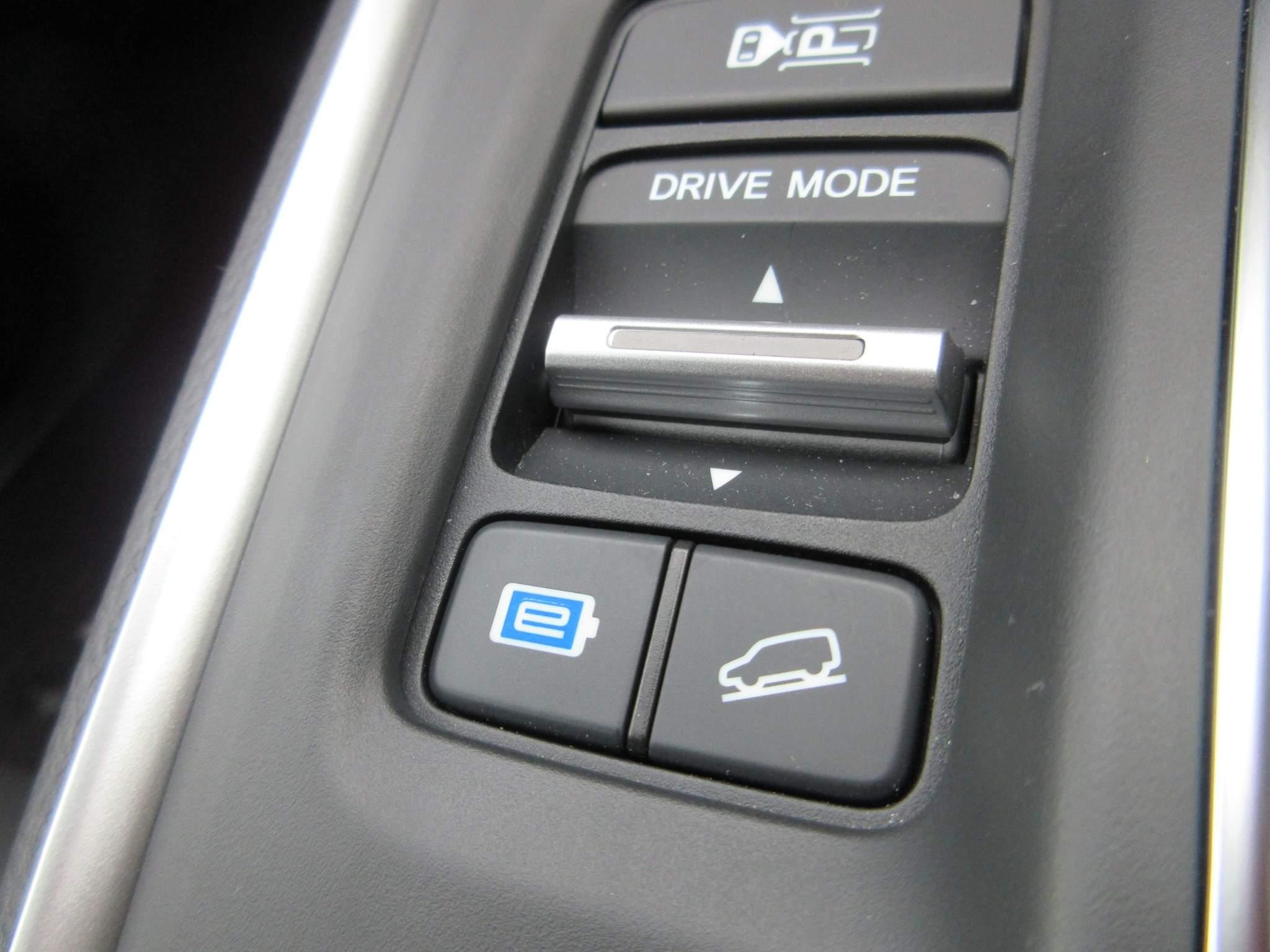 Honda CR-V 2.0 ePHEV Advance Tech 5dr eCVT (YN23XVV) image 30