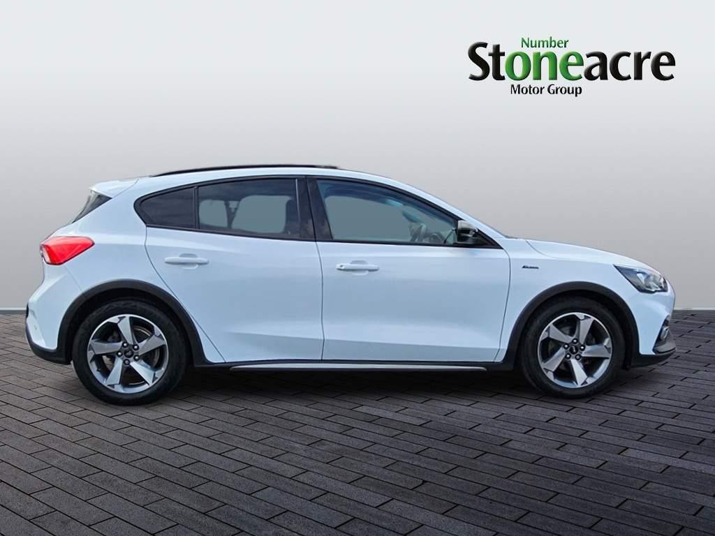 Ford Focus 1.0T EcoBoost MHEV Active Edition Hatchback 5dr Petrol Manual Euro 6 (s/s) (125 ps) (MM70TXH) image 1