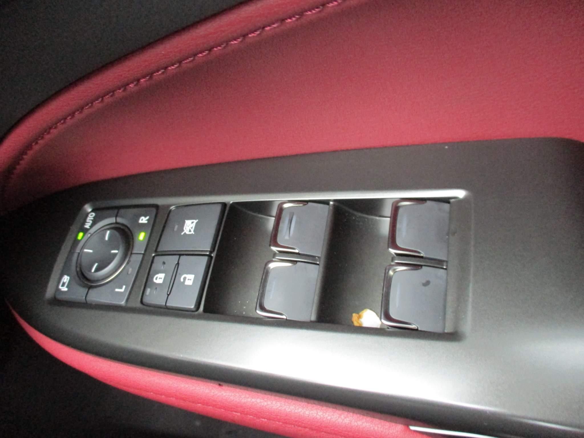 Lexus NX 450h+ 2.5 5dr Premium Plus Pack/Sunroof (NU73HZX) image 34