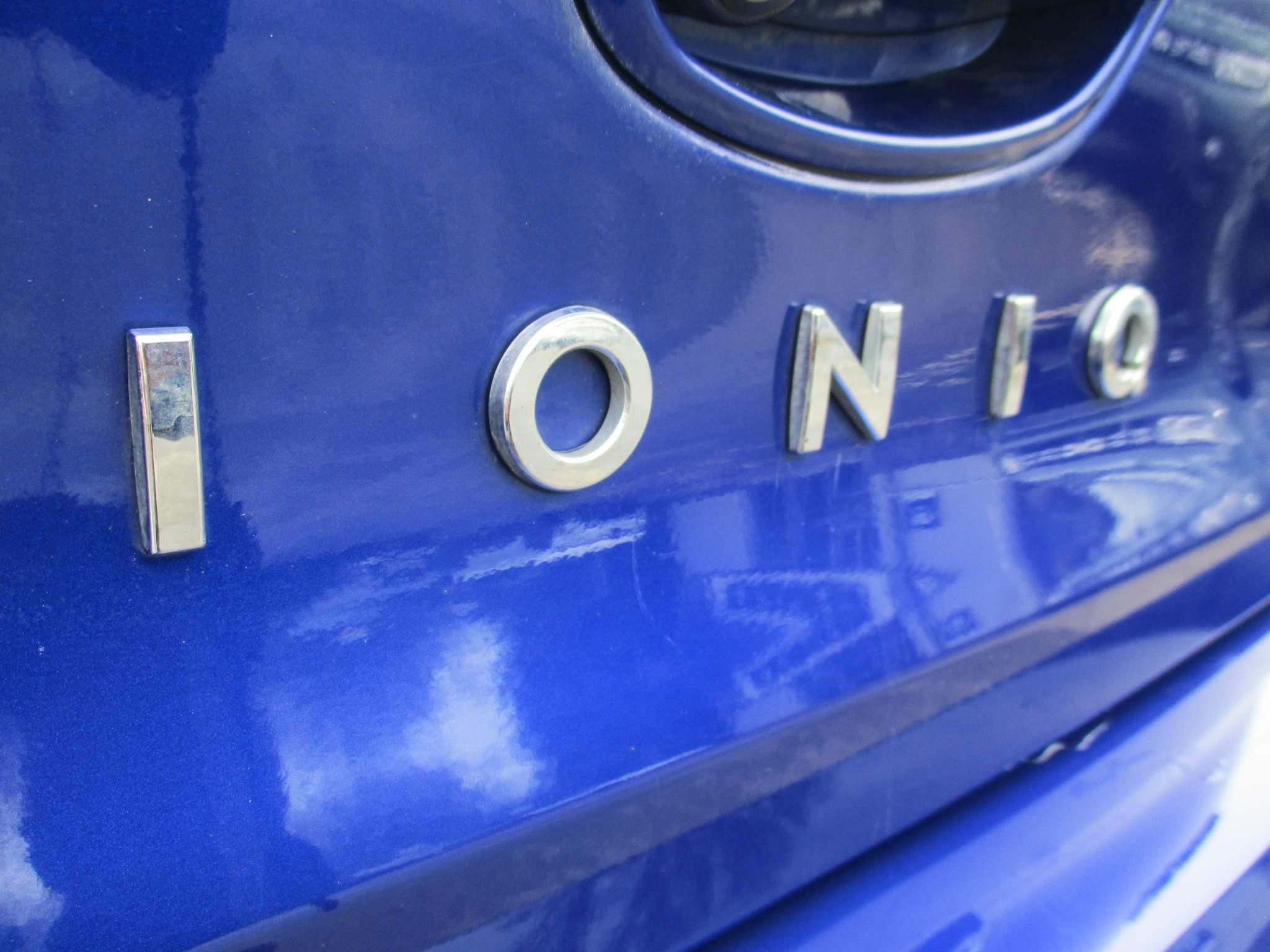 Hyundai IONIQ 1.6 h-GDi Premium SE Hatchback 5dr Petrol Hybrid DCT Euro 6 (s/s) (141 ps) (YC20RYR) image 15