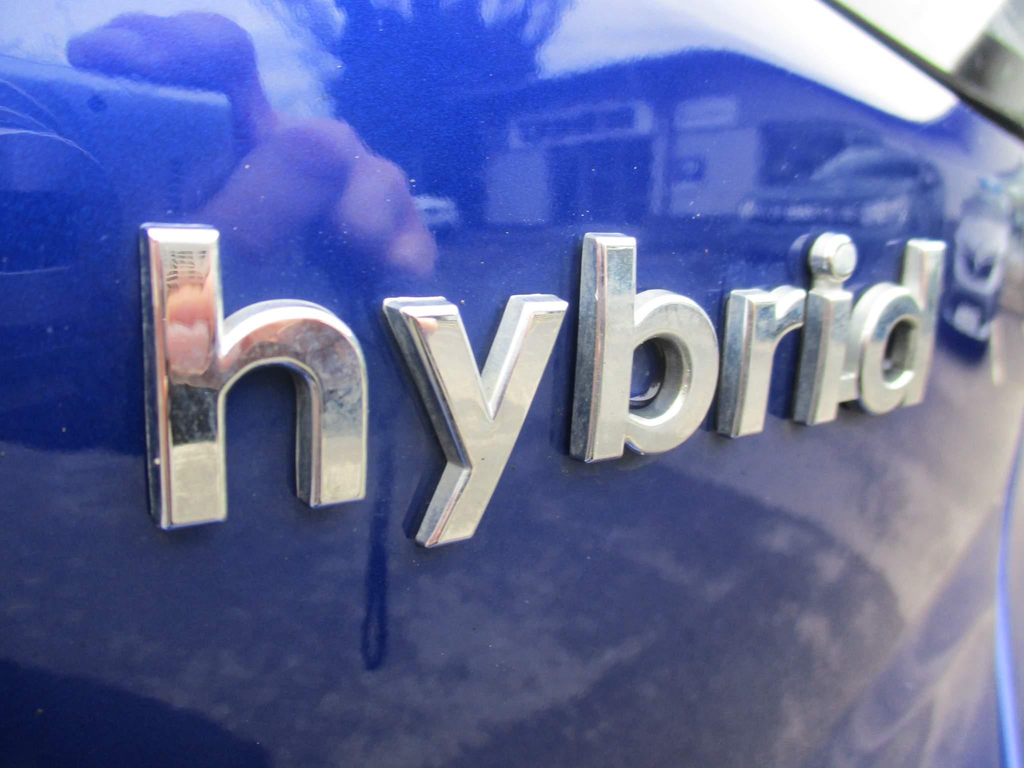 Hyundai IONIQ 1.6 h-GDi Premium SE Hatchback 5dr Petrol Hybrid DCT Euro 6 (s/s) (141 ps) (YC20RYR) image 16