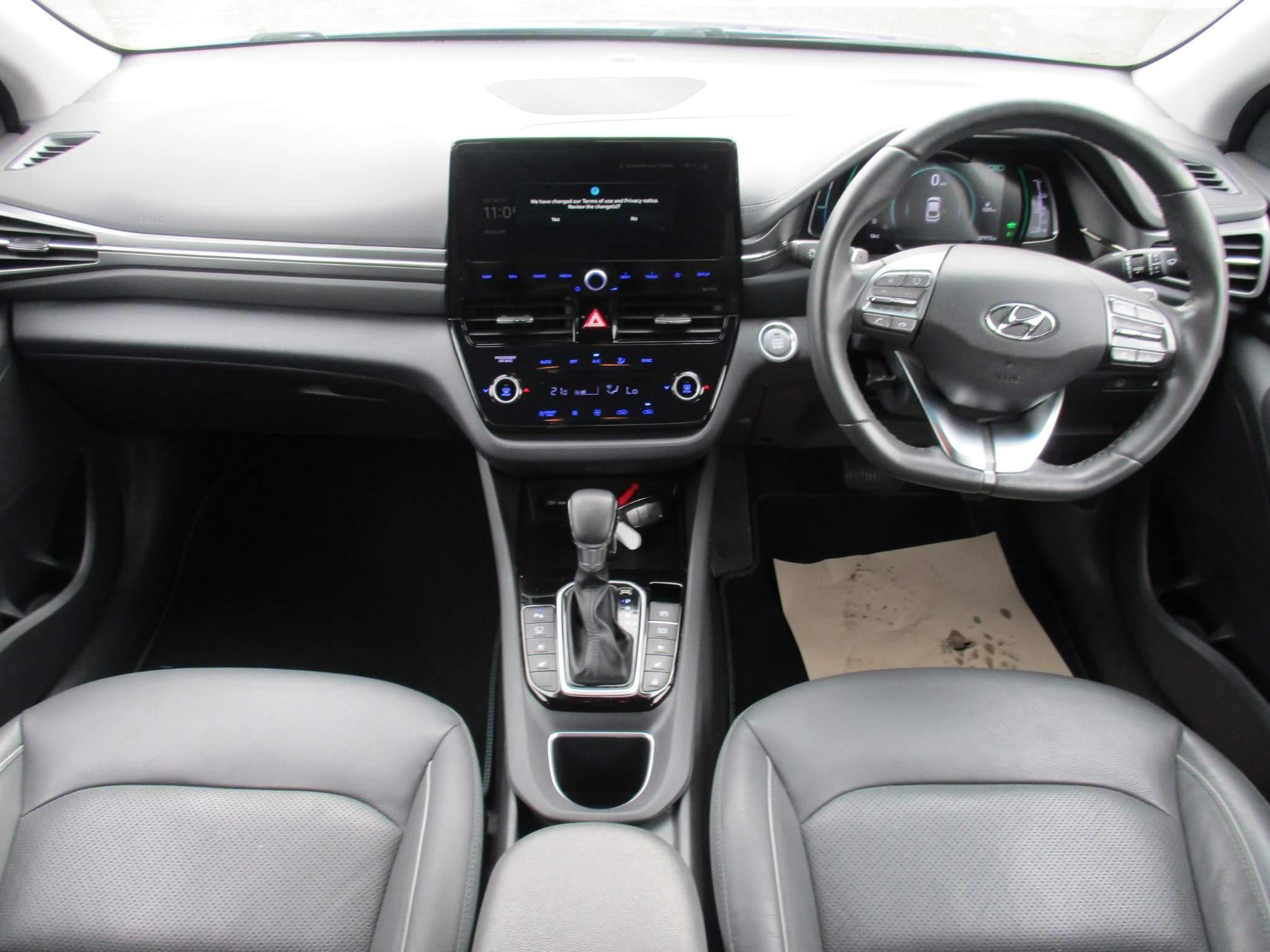 Hyundai IONIQ 1.6 h-GDi Premium SE Hatchback 5dr Petrol Hybrid DCT Euro 6 (s/s) (141 ps) (YC20RYR) image 22