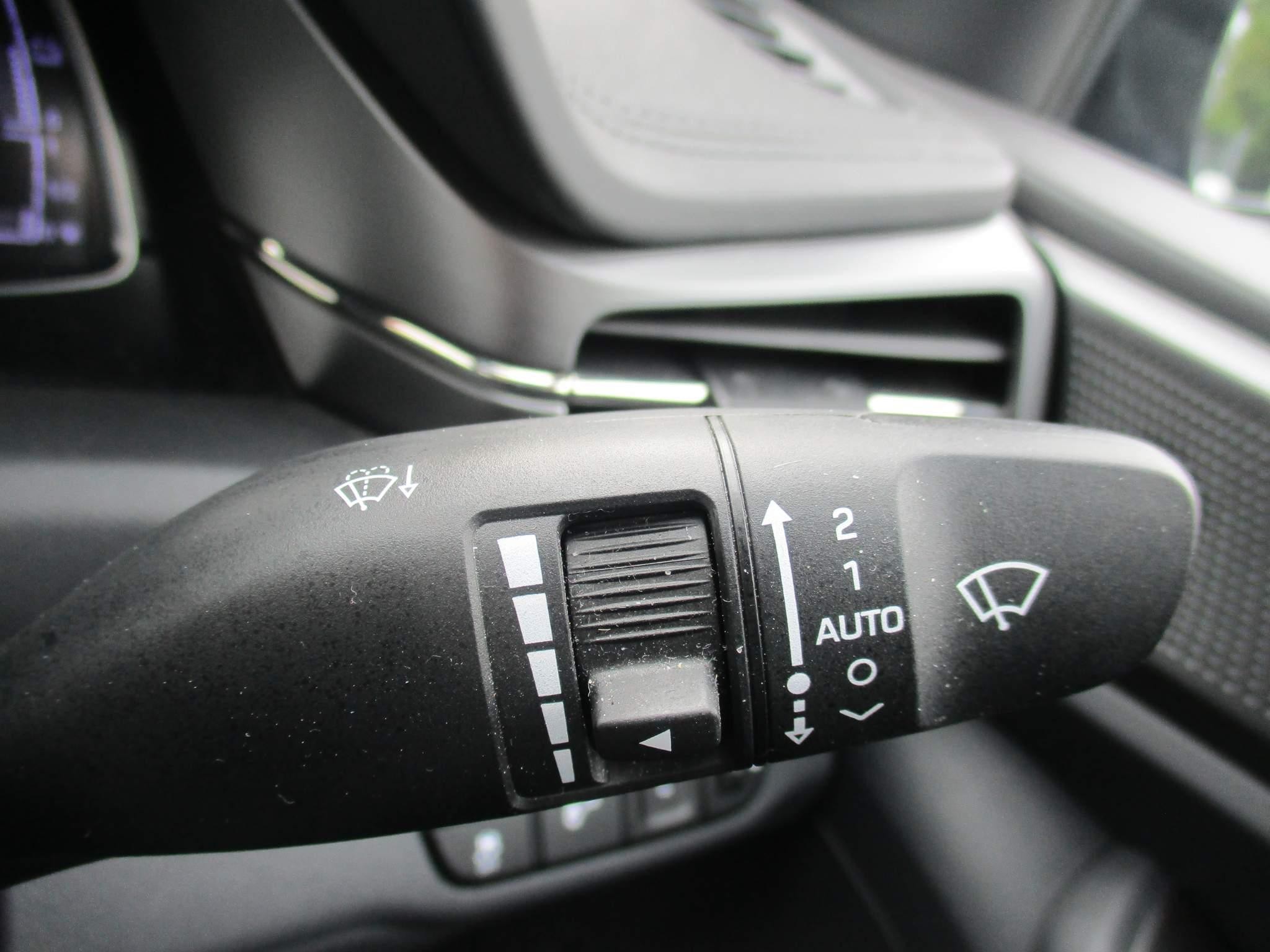 Hyundai IONIQ 1.6 h-GDi Premium SE Hatchback 5dr Petrol Hybrid DCT Euro 6 (s/s) (141 ps) (YC20RYR) image 33