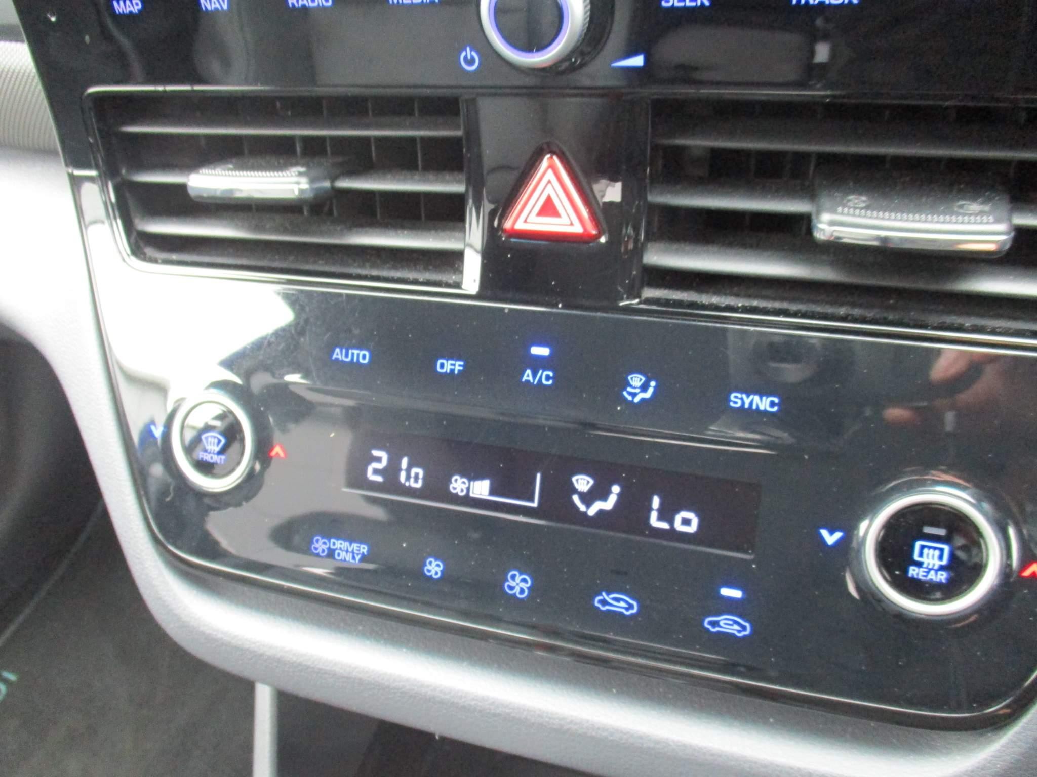 Hyundai IONIQ 1.6 h-GDi Premium SE Hatchback 5dr Petrol Hybrid DCT Euro 6 (s/s) (141 ps) (YC20RYR) image 47