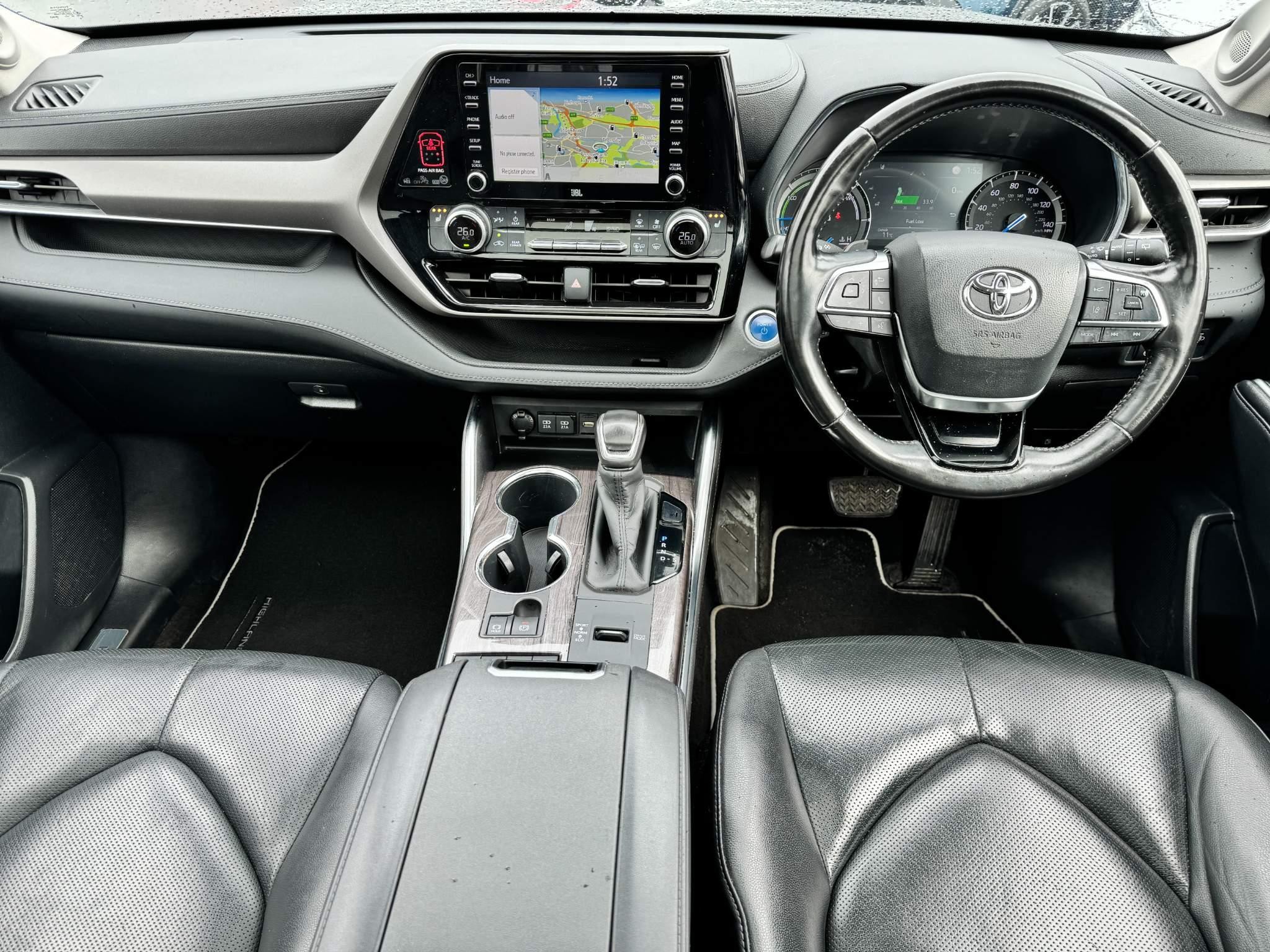 Toyota Highlander 2.5 VVT-h Excel SUV 5dr Petrol Hybrid CVT 4WD Euro 6 (s/s) (248 ps) (NJ21WKT) image 14