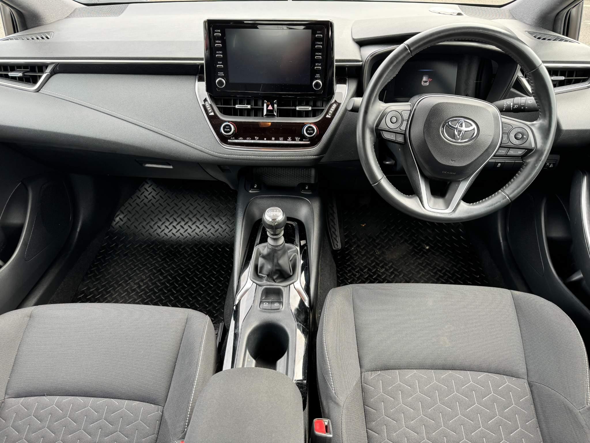 Toyota Corolla 1.2 VVT-i Icon Tech Euro 6 (s/s) 5dr (MK69AUF) image 14