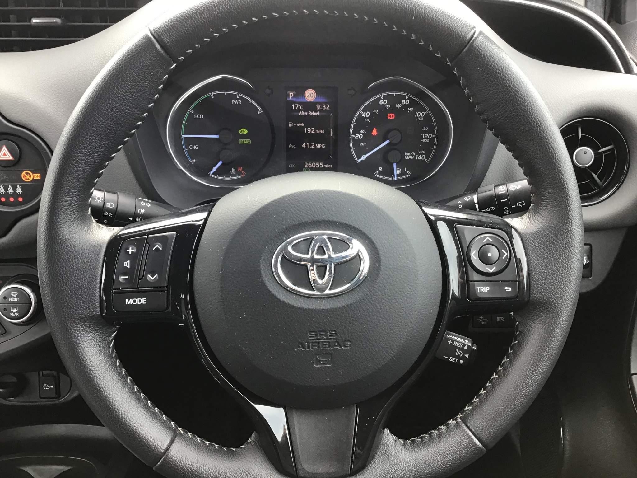 Toyota Yaris 1.5 VVT-h Icon Tech Hatchback 5dr Petrol Hybrid E-CVT Euro 6 (s/s) (100 ps) (PE68TYW) image 16
