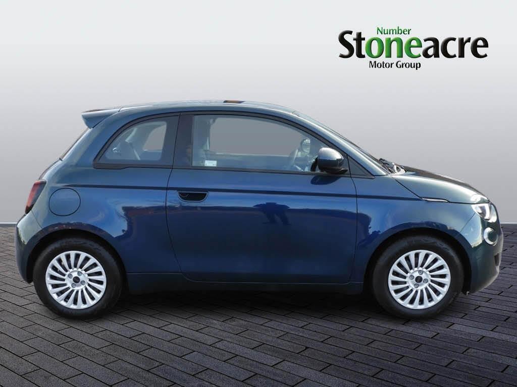 Fiat 500 Electric 70kW Action 24kWh 3dr Auto (BD73CLU) image 1