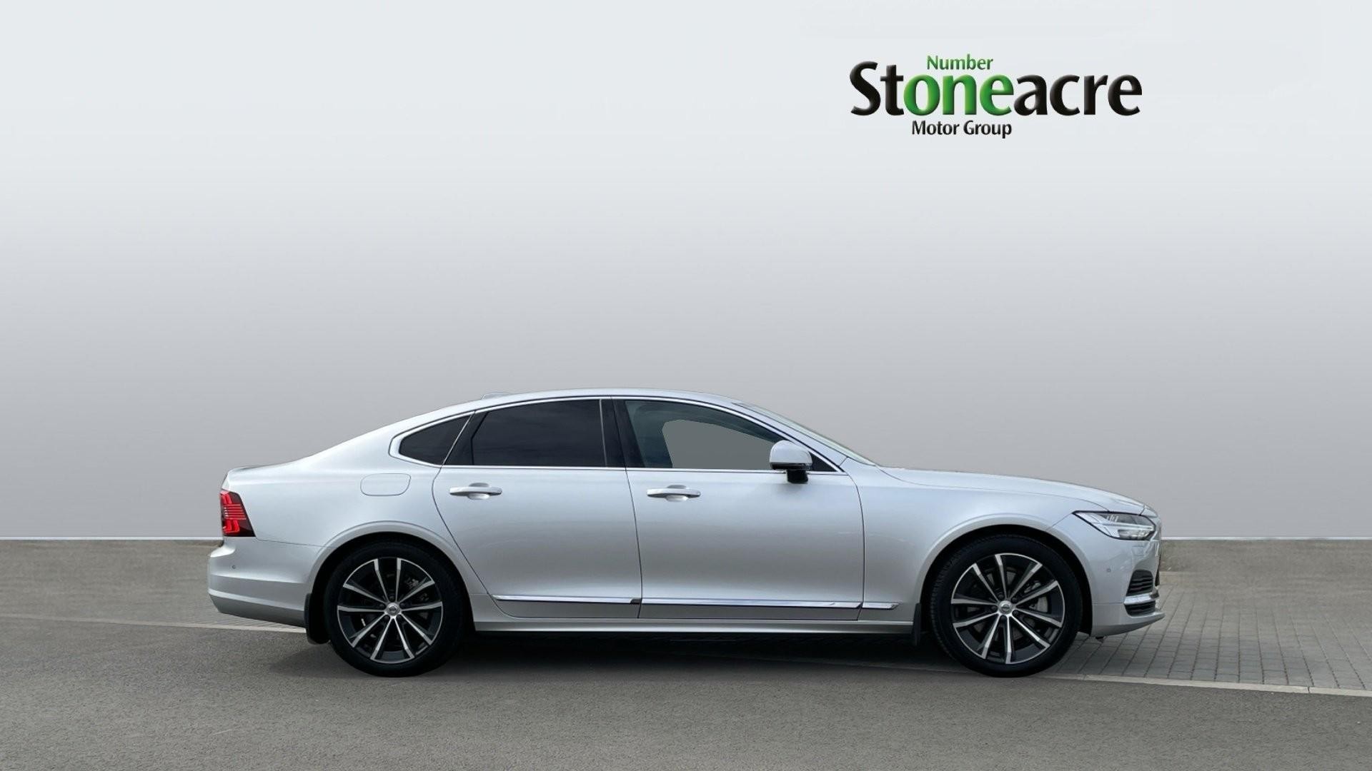 Volvo S90 2.0h T8 Recharge 18.8kWh Inscription Auto AWD Euro 6 (s/s) 4dr (NG22ZPV) image 2