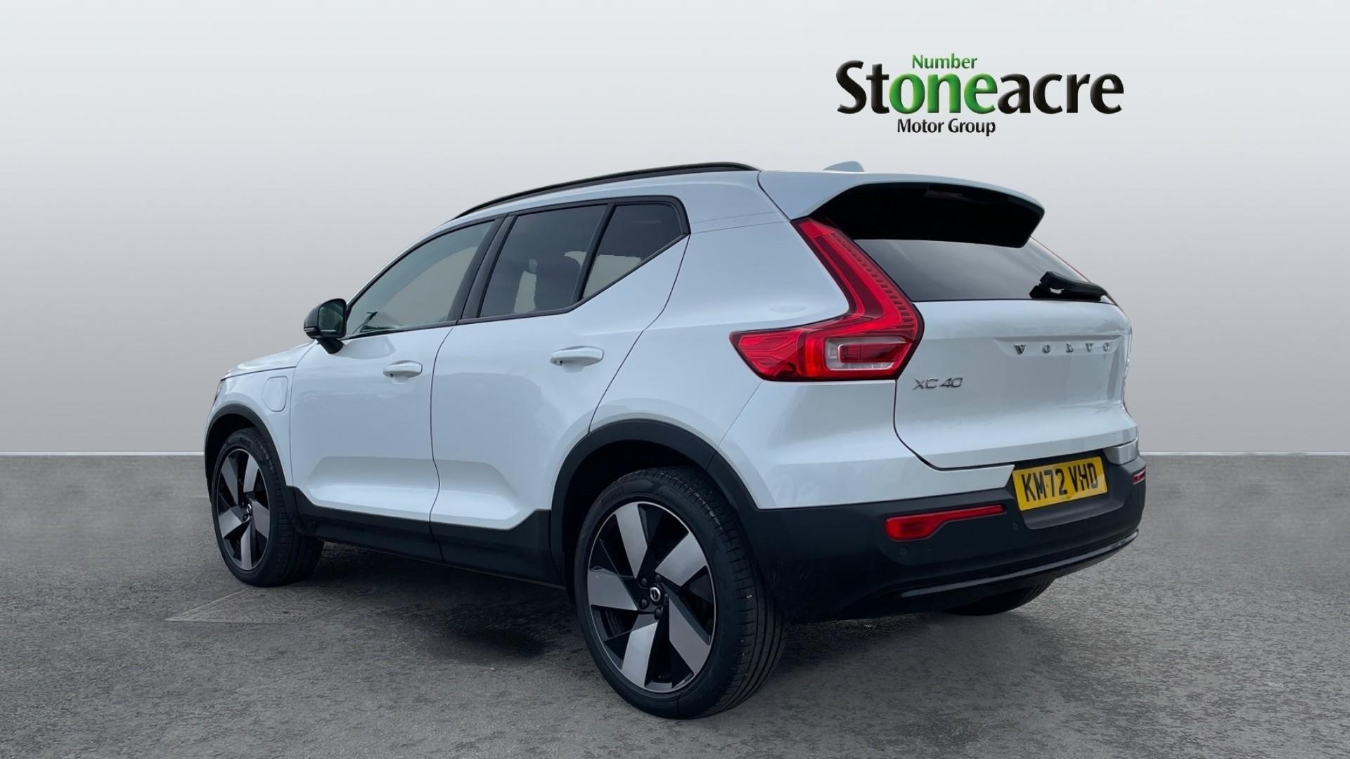 Volvo XC40 Recharge 1.5h T5 Recharge 10.7kWh Ultimate Dark SUV 5dr Petrol Plug-in Hybrid Auto Euro 6 (s/s) (262 ps) (KM72VHD) image 1