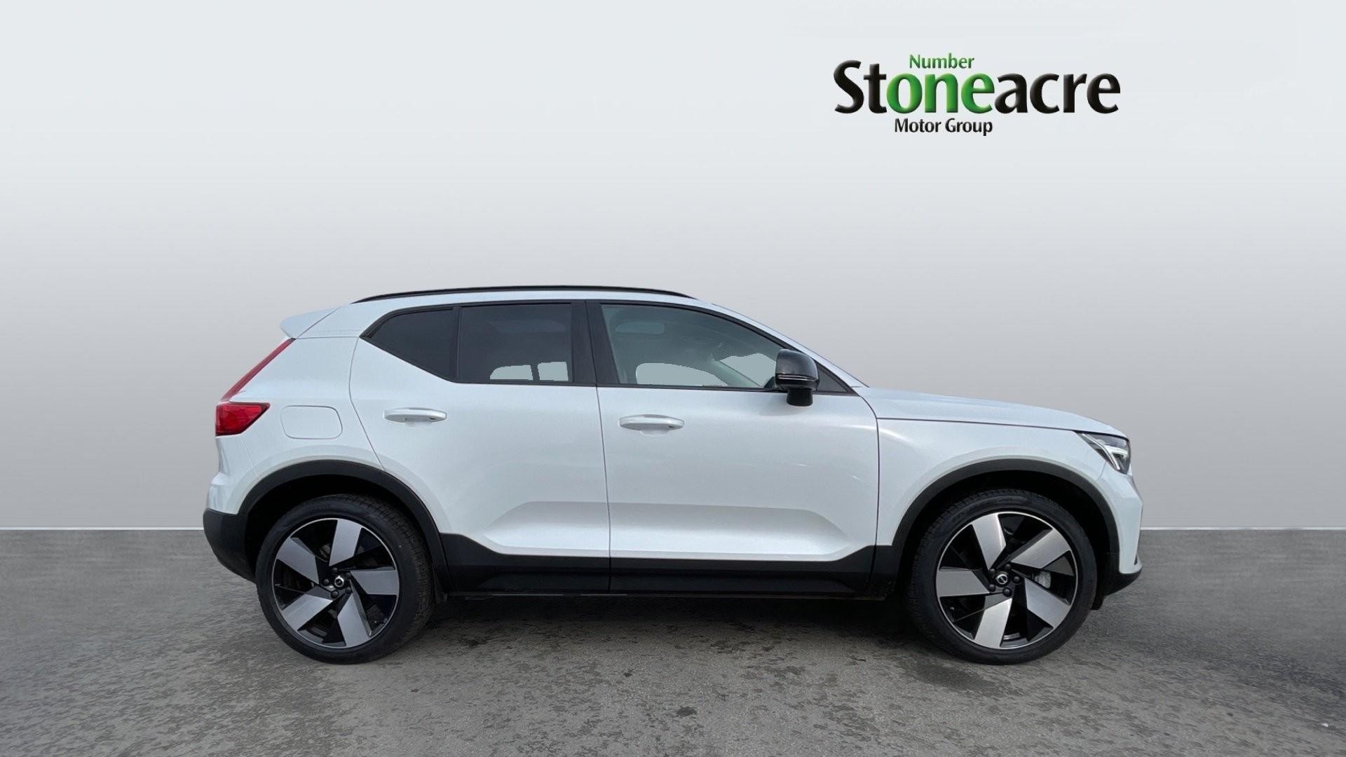 Volvo XC40 Recharge 1.5h T5 Recharge 10.7kWh Ultimate Dark SUV 5dr Petrol Plug-in Hybrid Auto Euro 6 (s/s) (262 ps) (KM72VHD) image 2