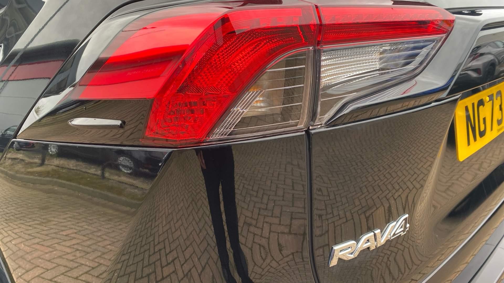 Toyota RAV4 2.5 VVT-h 18.1 kWh GR SPORT CVT 4WD Euro 6 (s/s) 5dr (NG73RWL) image 47