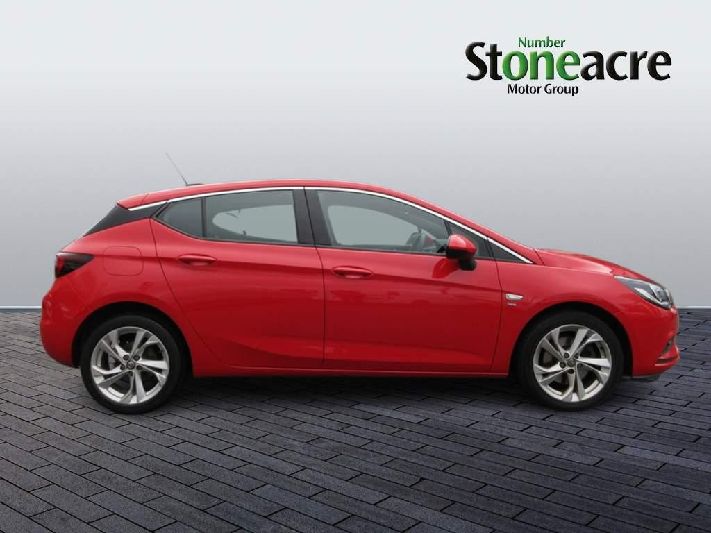 Vauxhall Astra 1.6 CDTi BlueInjection SRi Auto Euro 6 5dr (FP17EHV) image 1