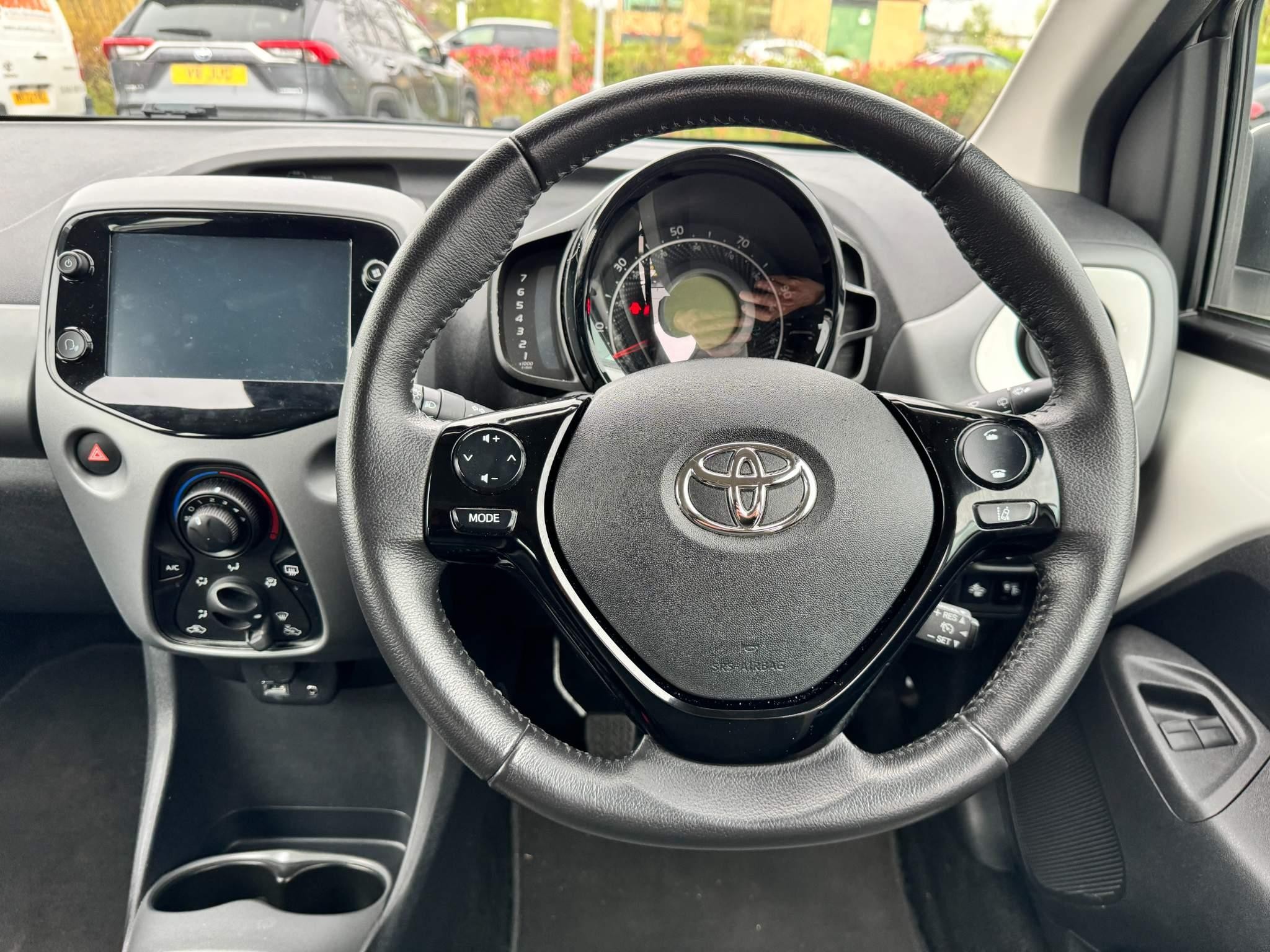 Toyota Aygo 1.0 VVT-i X-Play TSS 5dr (AF21BVE) image 16