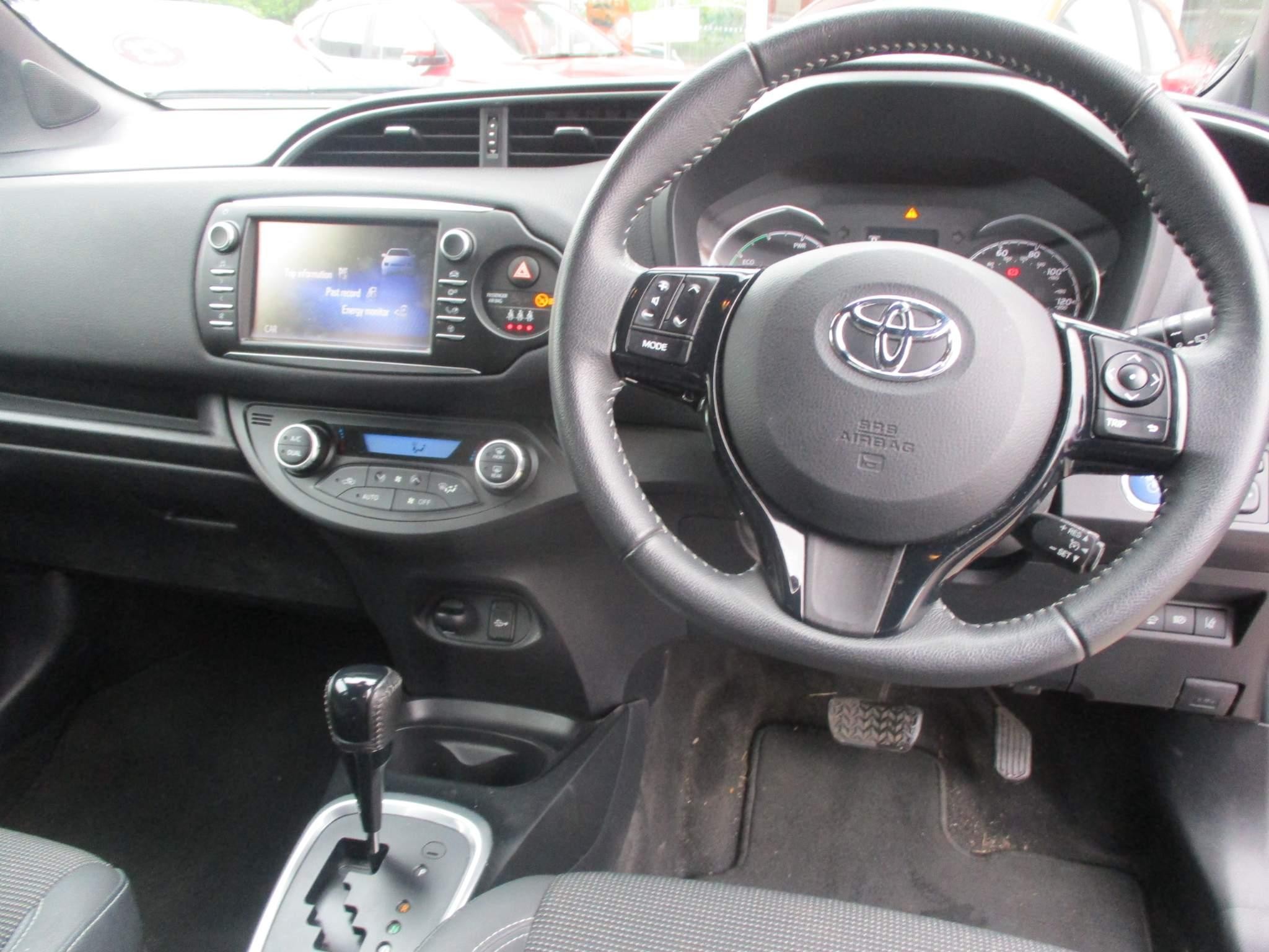 Toyota Yaris 1.5 Hybrid Excel 5dr CVT (FV19HRM) image 14