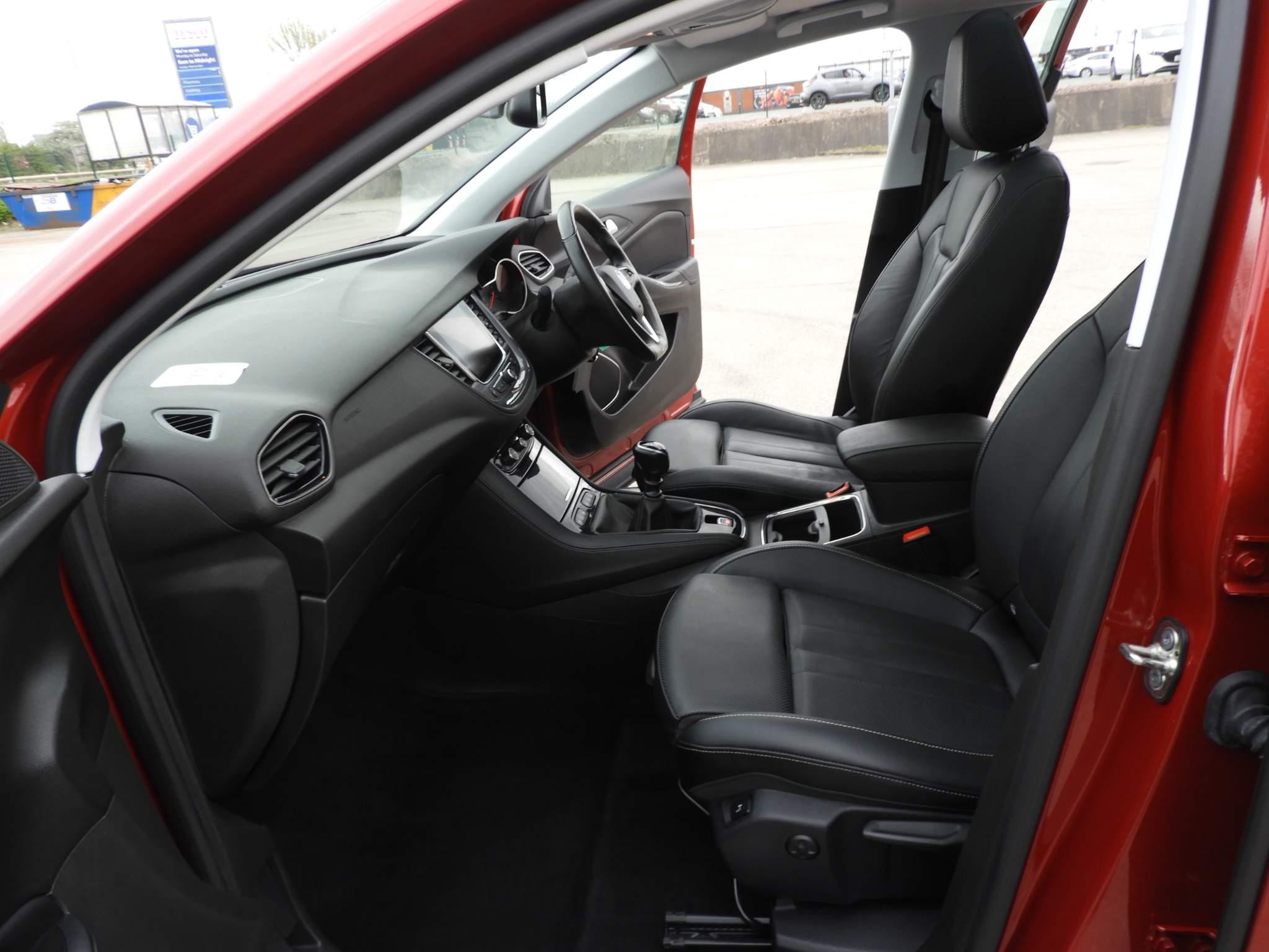 Vauxhall Grandland X 1.5 Turbo D Elite Nav 5dr (PJ70TFF) image 12