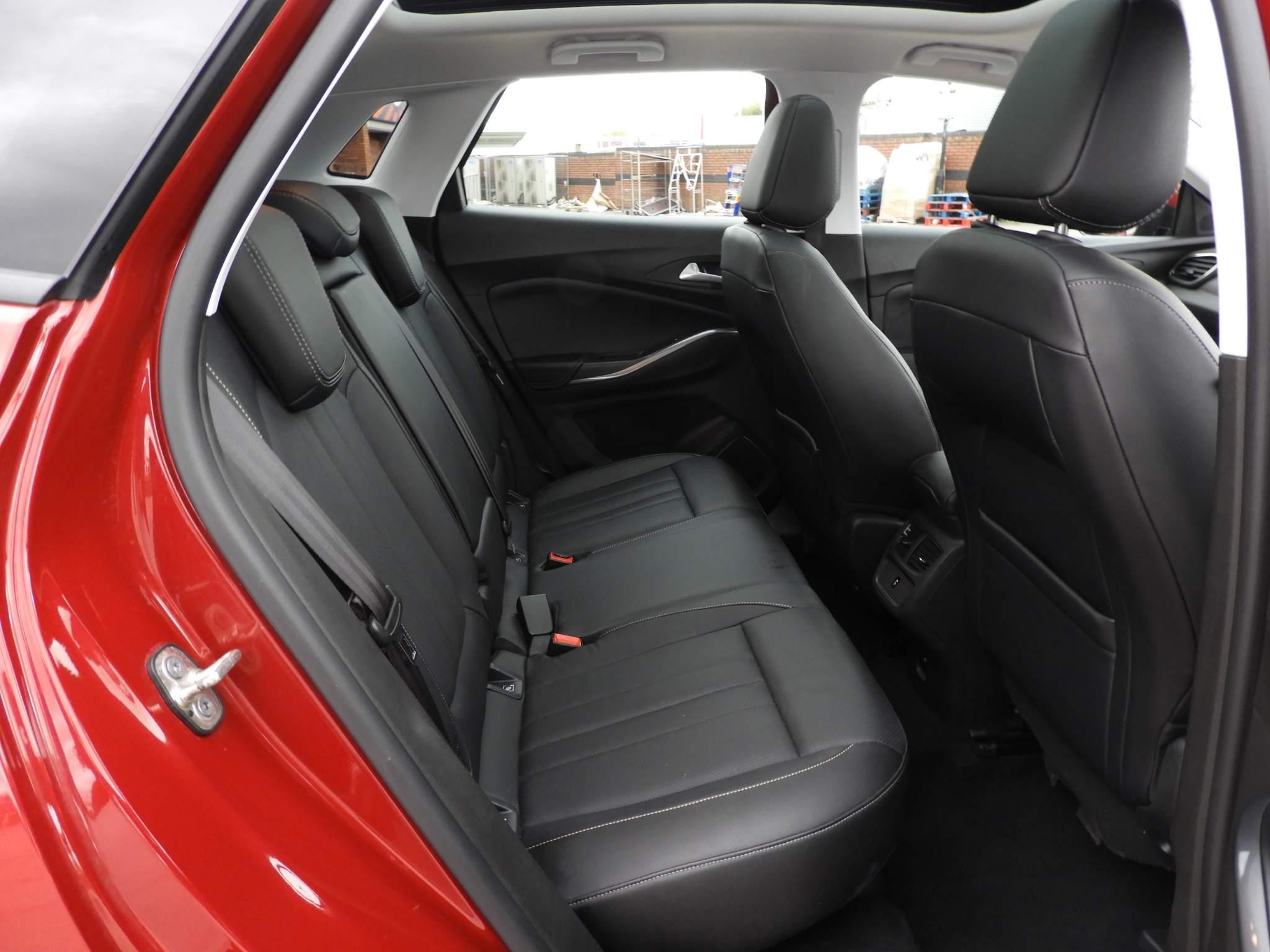 Vauxhall Grandland X 1.5 Turbo D Elite Nav 5dr (PJ70TFF) image 13