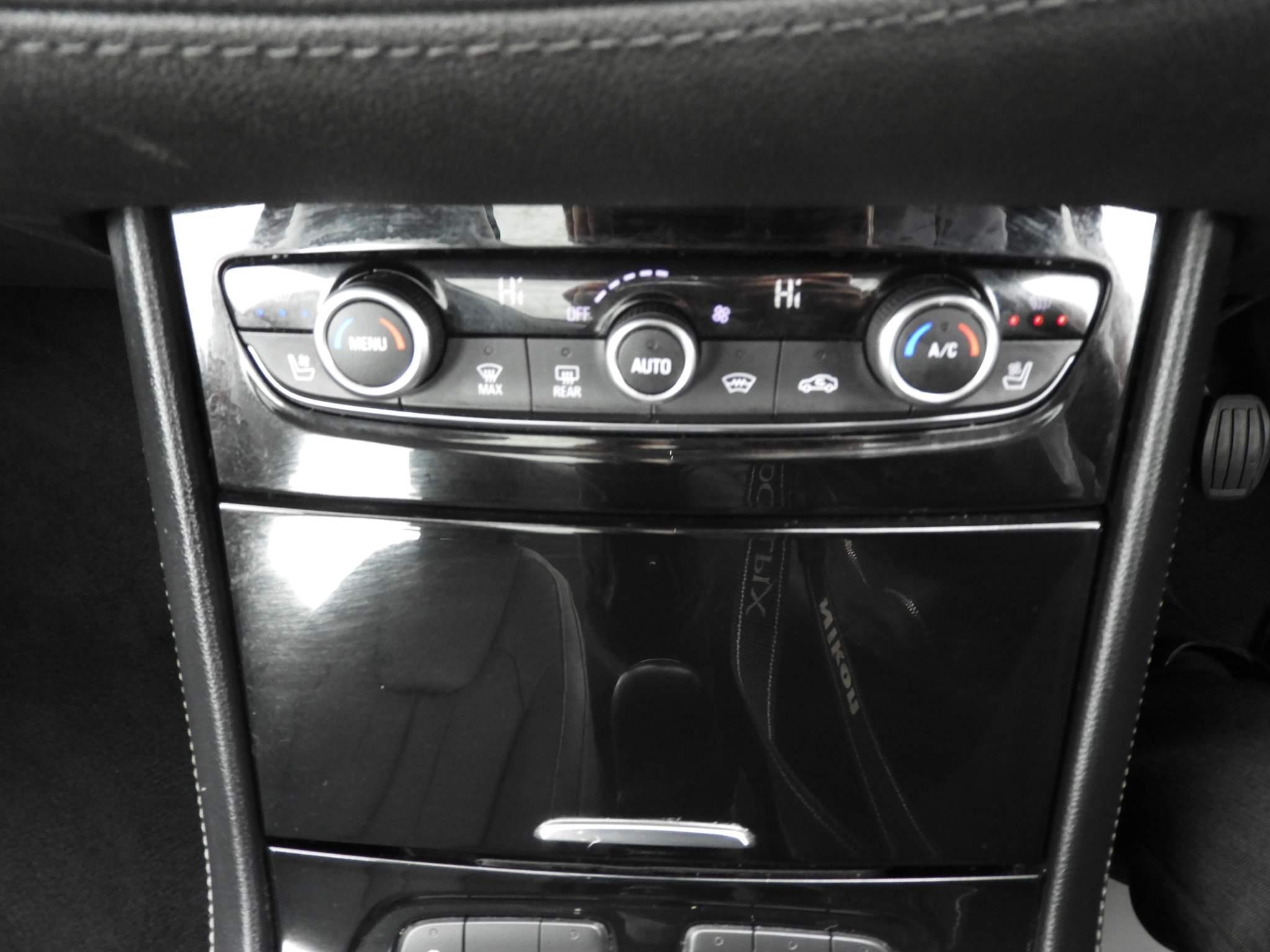 Vauxhall Grandland X 1.5 Turbo D Elite Nav 5dr (PJ70TFF) image 19
