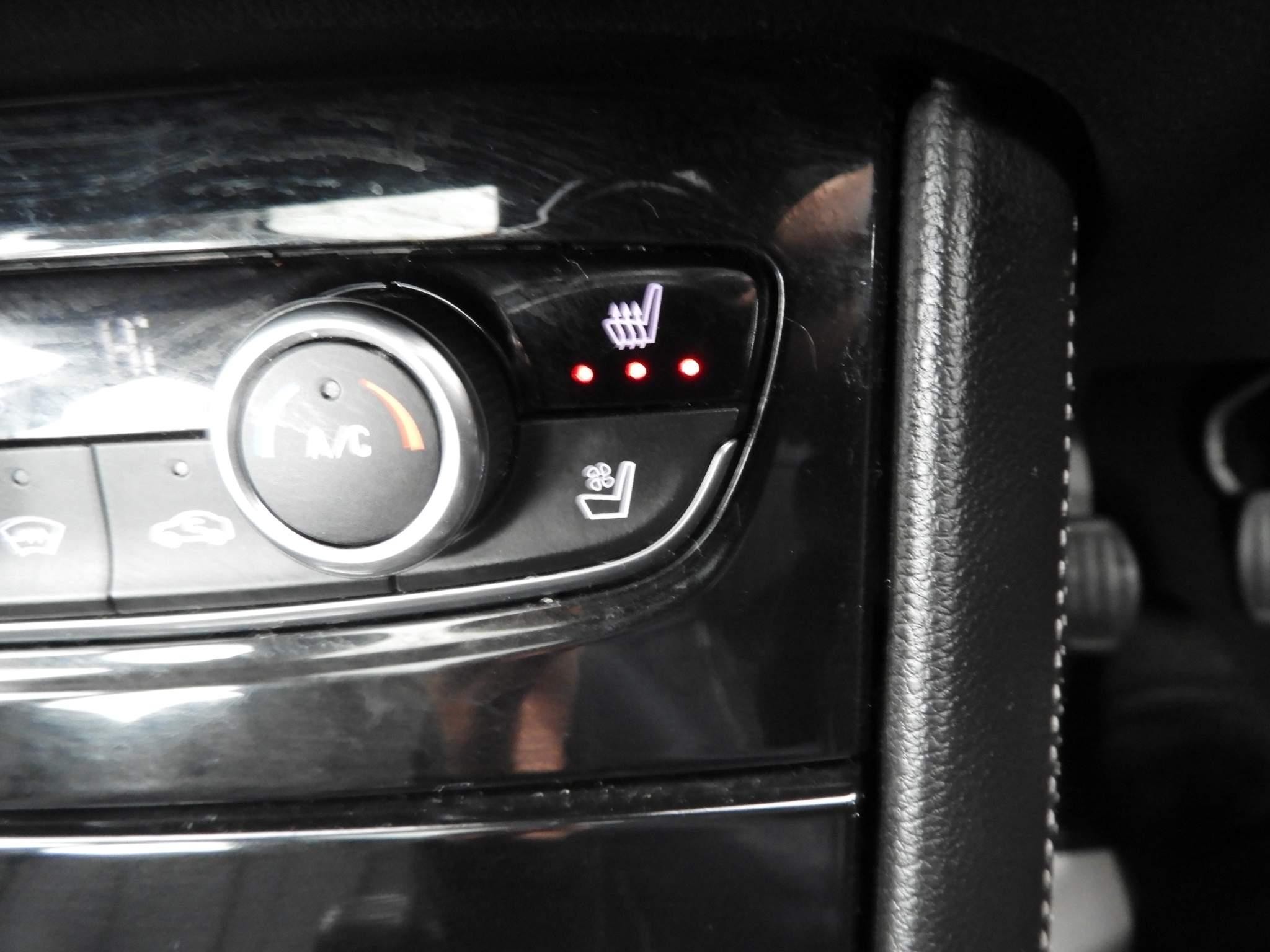 Vauxhall Grandland X 1.5 Turbo D Elite Nav 5dr (PJ70TFF) image 20