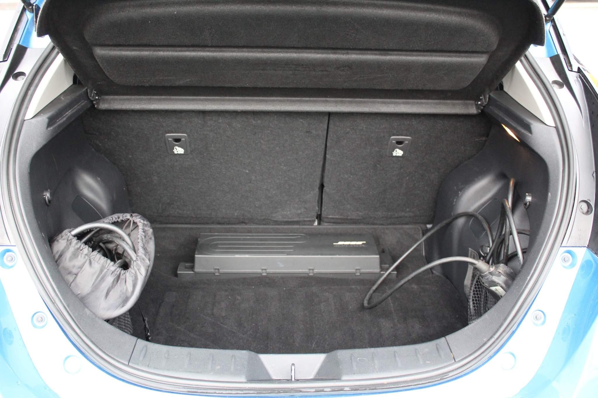 Nissan LEAF 40kWh Tekna Hatchback 5dr Electric Auto (150 ps) (BV71OKT) image 9