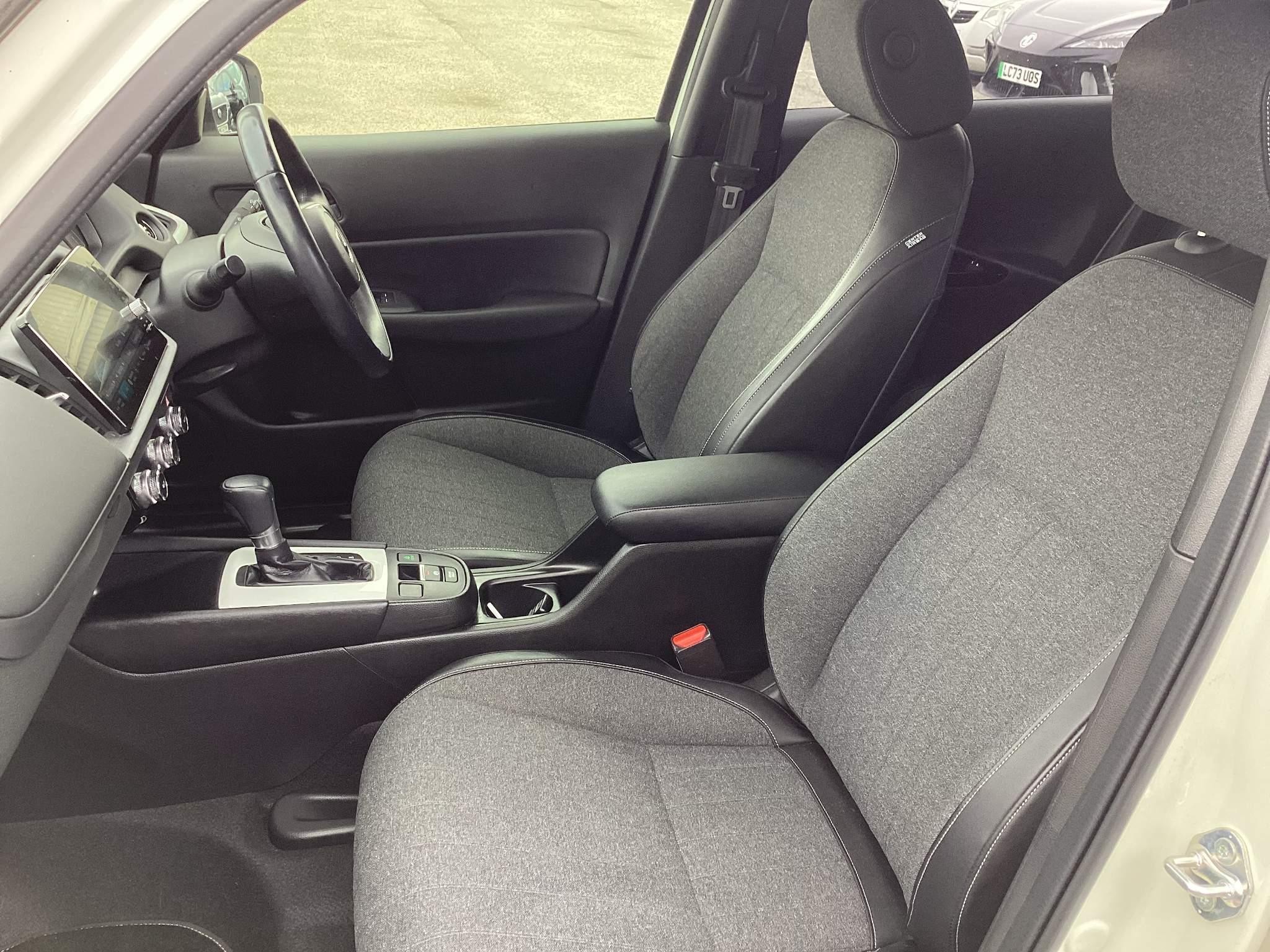 Honda Jazz 1.5 h i-MMD EX Hatchback 5dr Petrol Hybrid eCVT Euro 6 (s/s) (107 ps) (NU70FNS) image 19