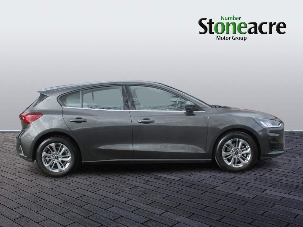 Ford Focus Image 2