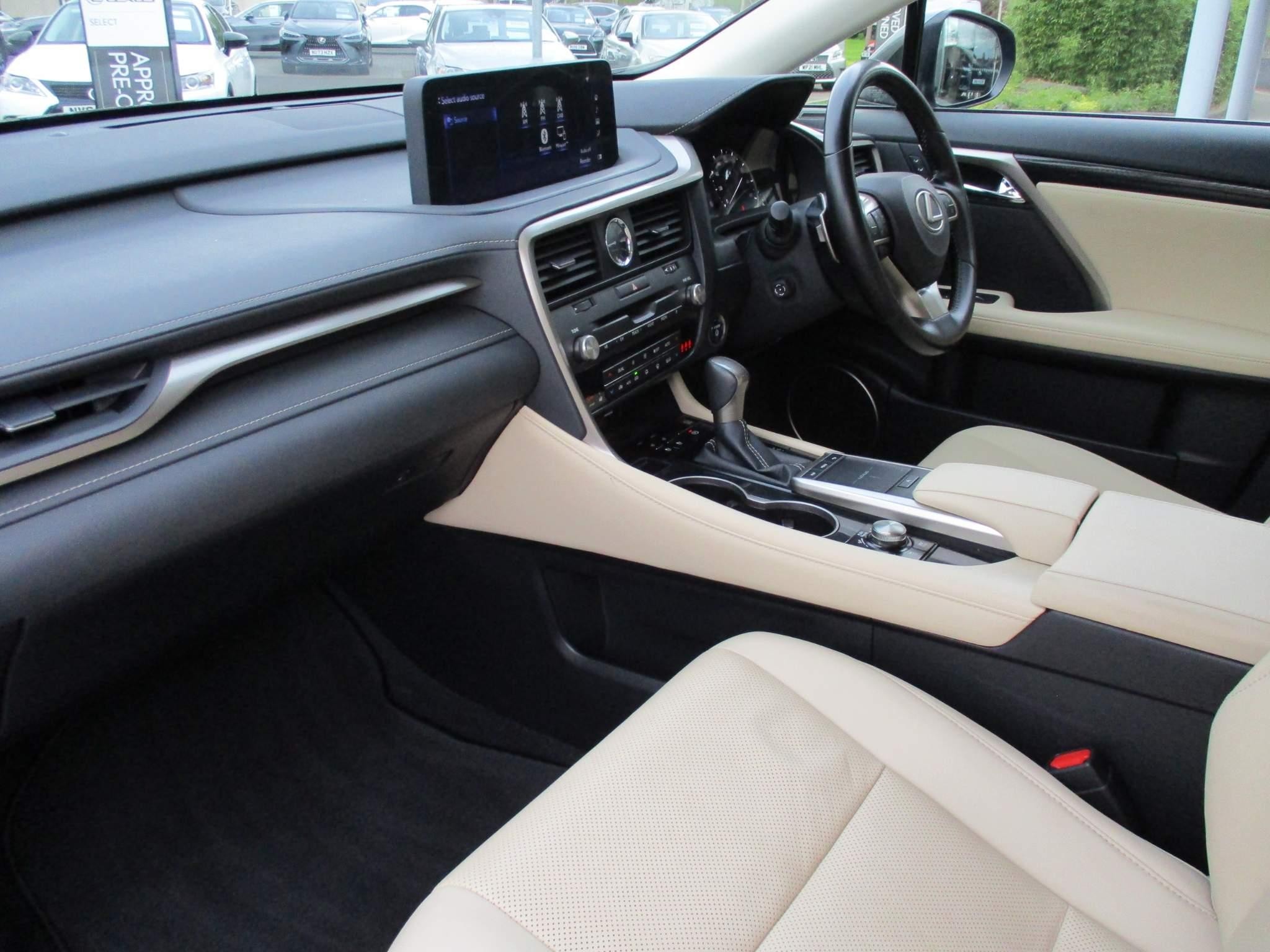 Lexus RX 450h 3.5 450h V6 (Premium) E-CVT 4WD Euro 6 (s/s) 5dr (NY21YHD) image 12