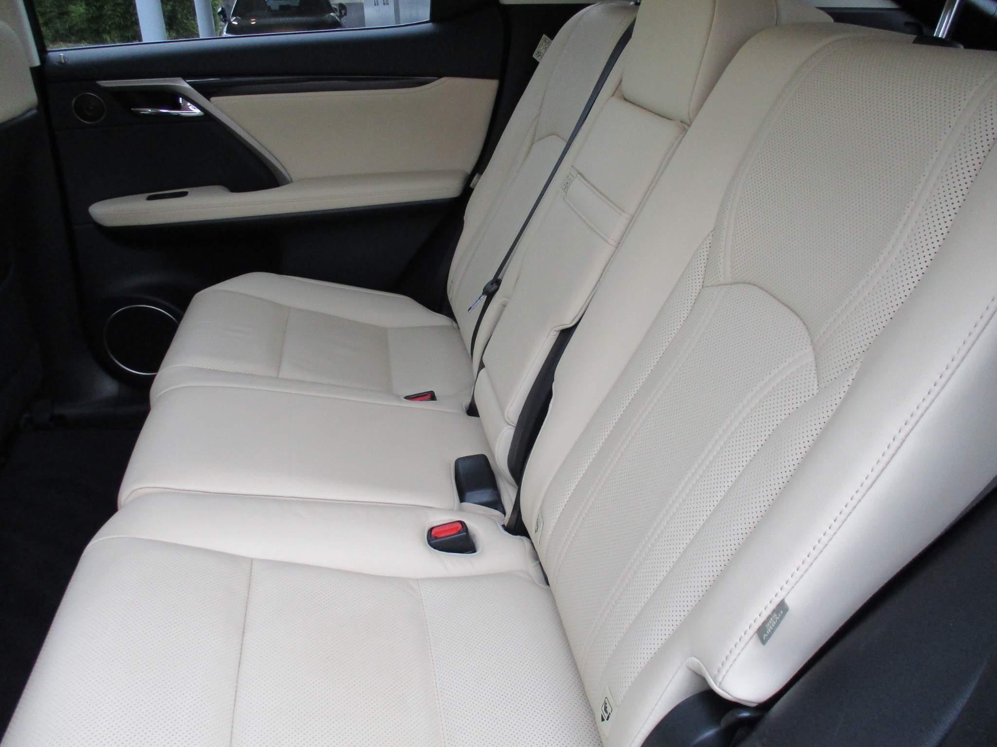 Lexus RX 450h 3.5 450h V6 (Premium) E-CVT 4WD Euro 6 (s/s) 5dr (NY21YHD) image 17