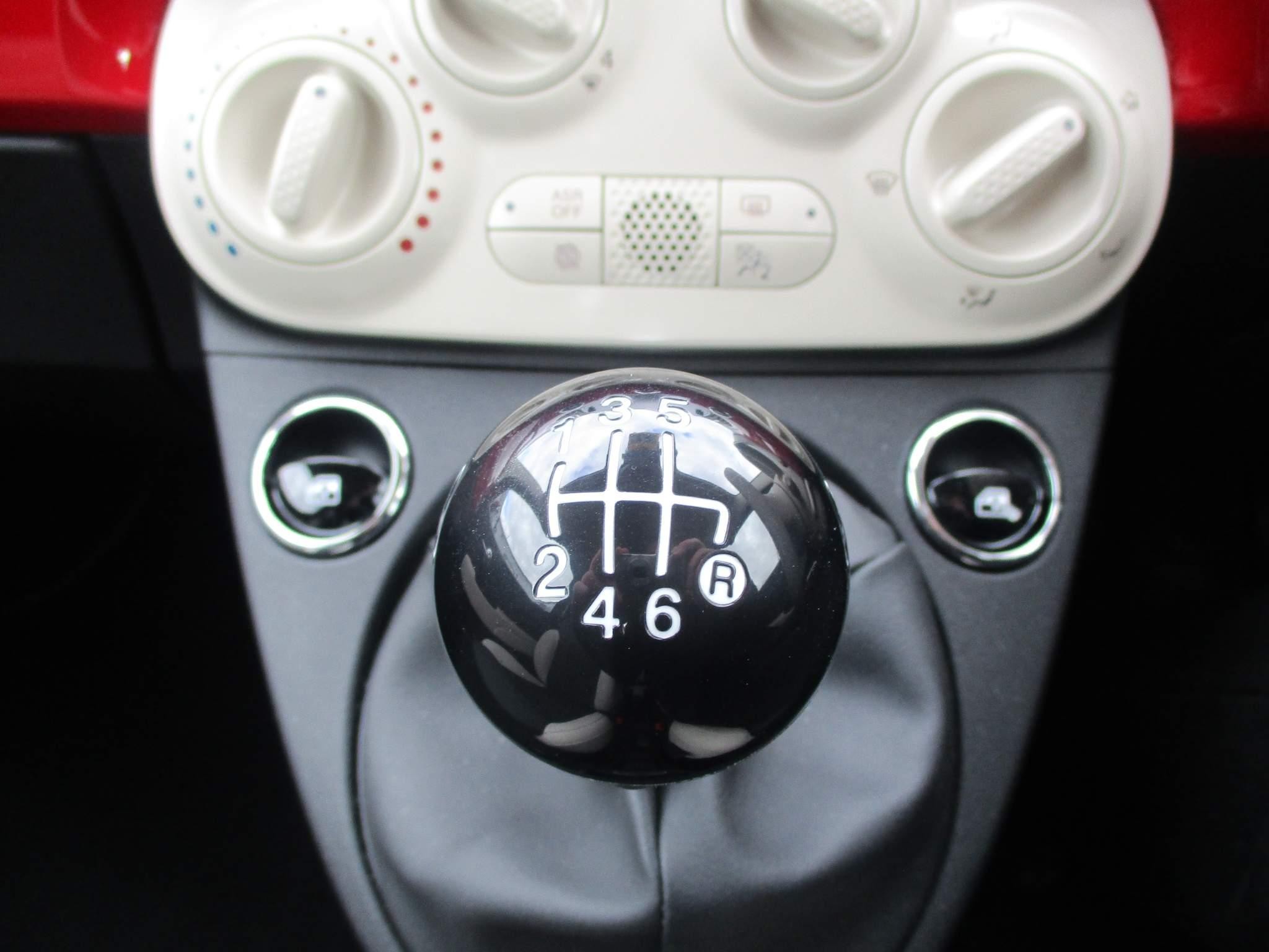 Fiat 500c 1.0 MHEV Dolcevita Euro 6 (s/s) 2dr (BD23JXZ) image 17