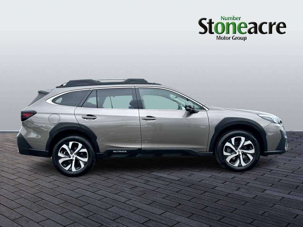 Subaru Outback 2.5i Touring Lineartronic 4WD Euro 6 (s/s) 5dr (NU72FHZ) image 1