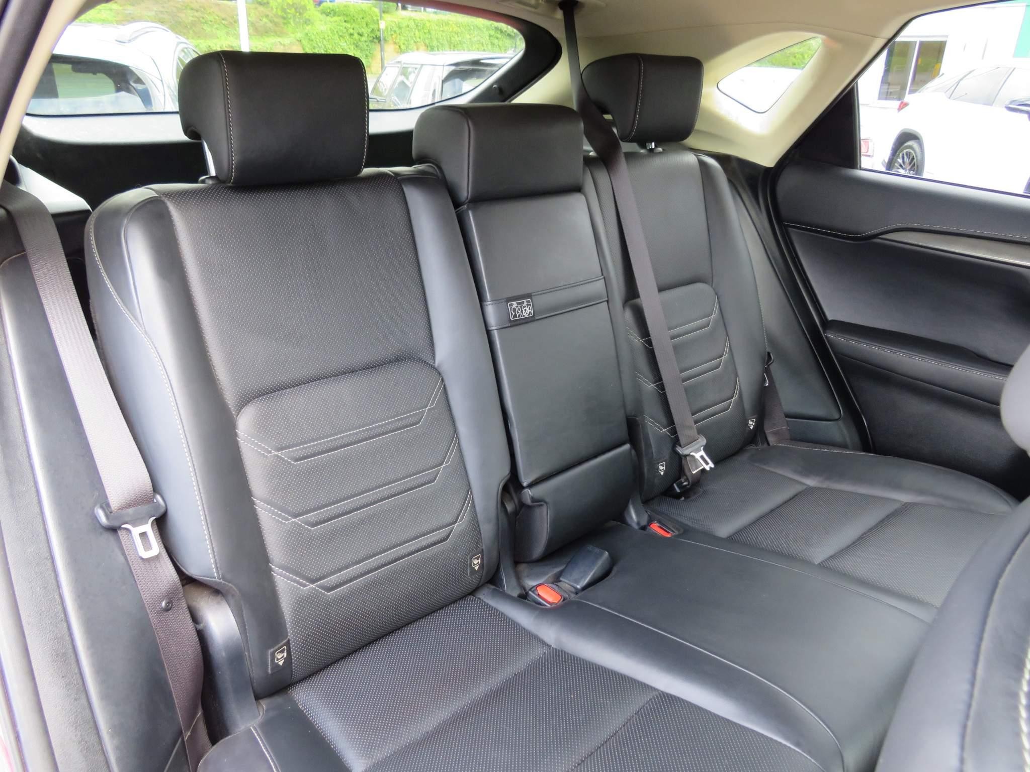 Lexus NX 2.5 300h Luxury SUV 5dr Petrol Hybrid E-CVT 4WD Euro 6 (s/s) (197 ps) (NL16UKA) image 18