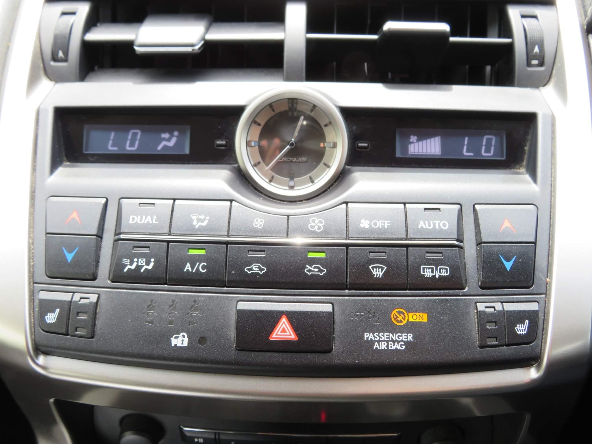 Lexus NX 2.5 300h Luxury SUV 5dr Petrol Hybrid E-CVT 4WD Euro 6 (s/s) (197 ps) (NL16UKA) image 28