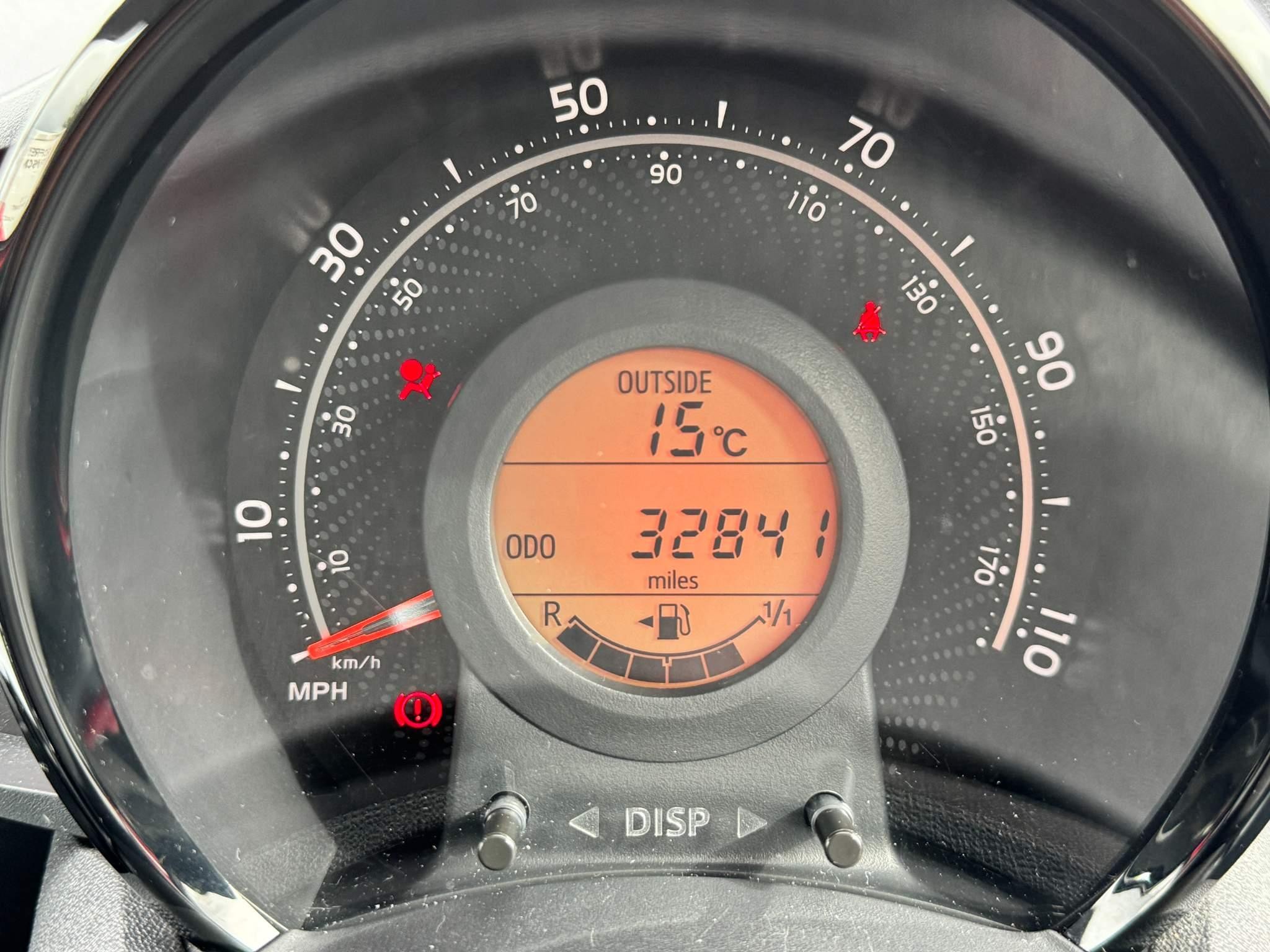 Toyota Aygo 1.0 VVT-i X-Play 5dr (NX69VHD) image 17