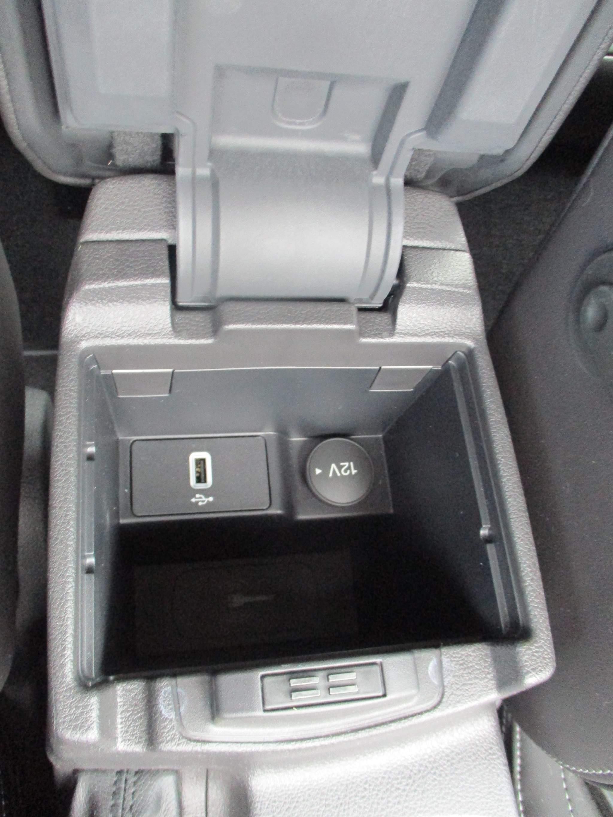 Ford Focus 2.0 TDCi Titanium X Powershift Euro 6 (s/s) 5dr (EG17EFT) image 19