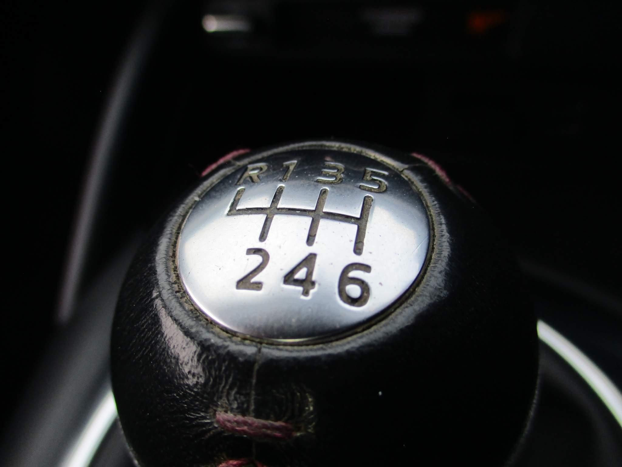 Mazda MX-5 RF 2.0 SKYACTIV-G SE-L Nav Euro 6 2dr (OU17YCP) image 14