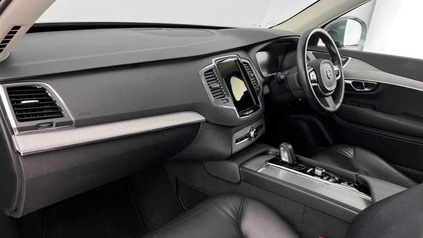 Volvo XC90 Momentum, B5 AWD mild hybrid, 7 Seats (LM20FKG) image 5