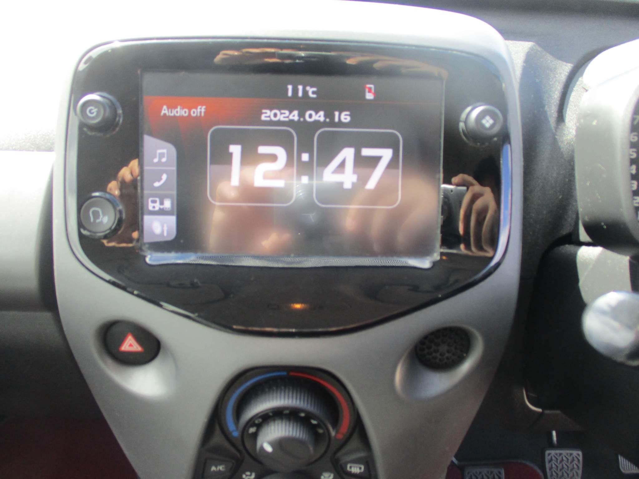 Toyota Aygo 1.0 VVT-i X-Play 5dr (YR20DXU) image 12