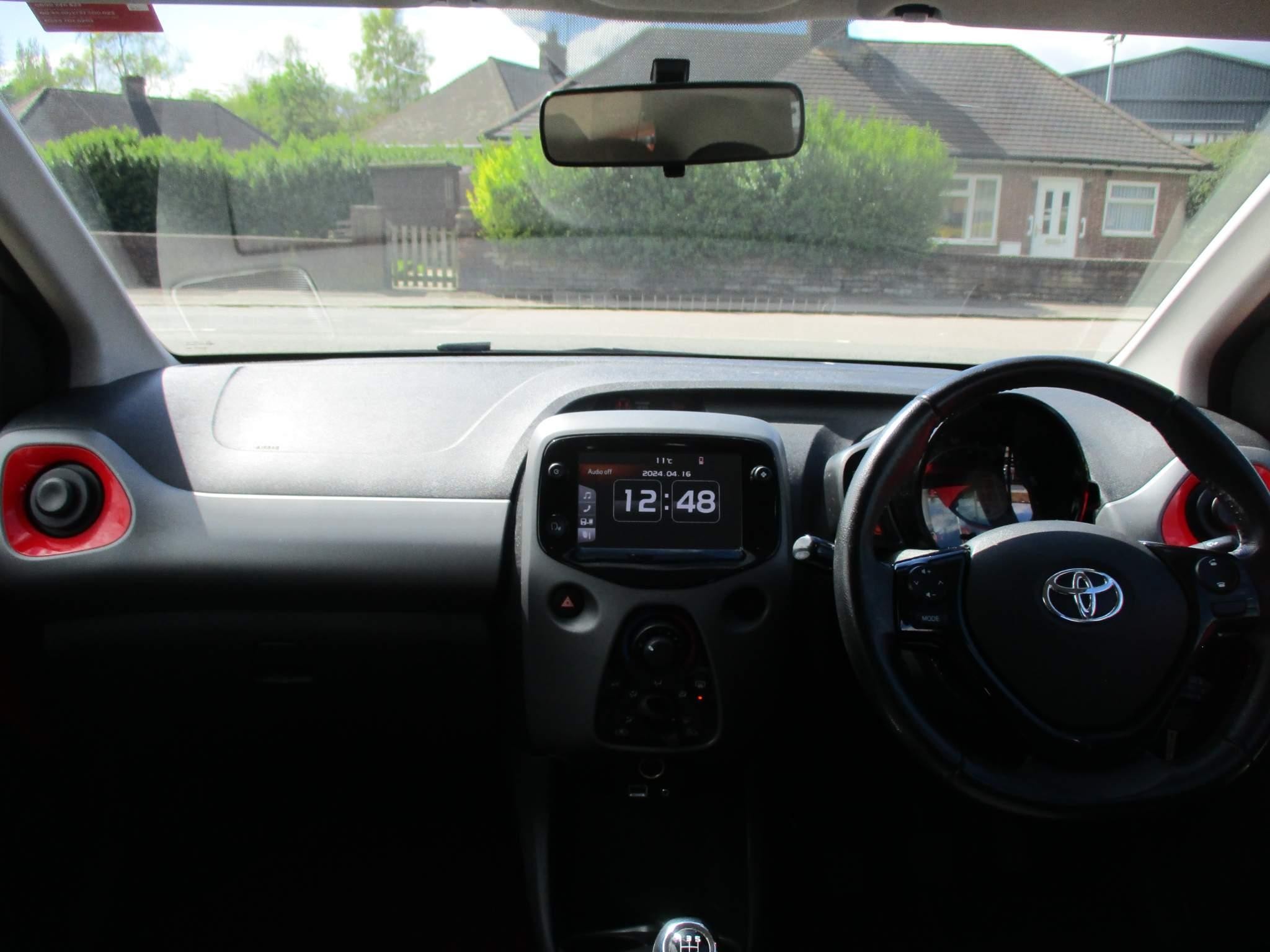 Toyota Aygo 1.0 VVT-i X-Play 5dr (YR20DXU) image 15