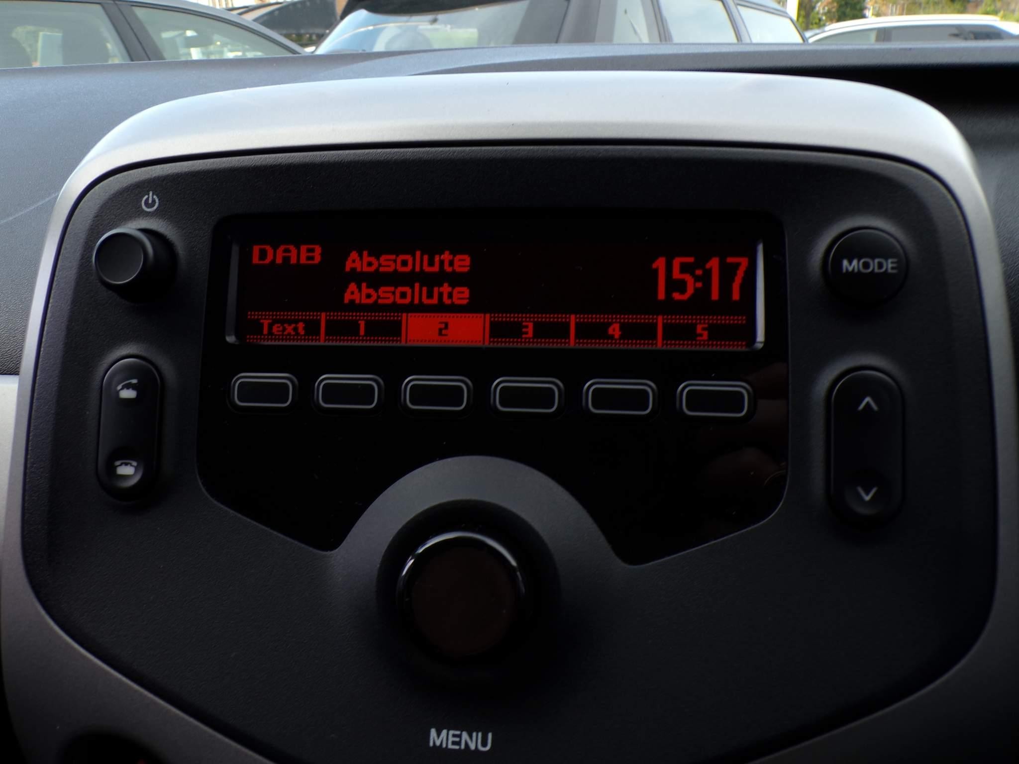Toyota Aygo 1.0 VVT-i x-play Hatchback 5dr Petrol Manual Euro 6 (68 ps) (NU67OHH) image 12