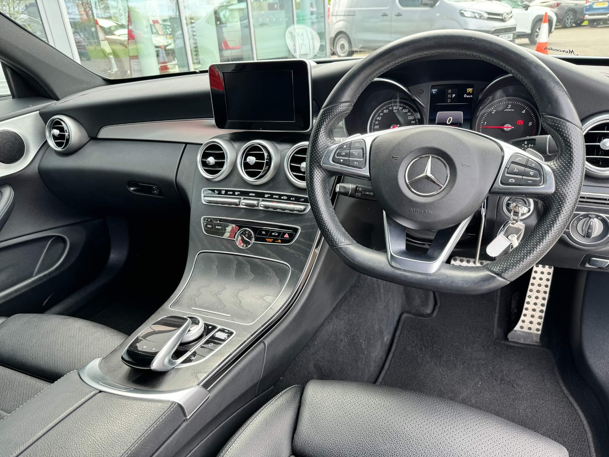 Mercedes-Benz C-Class 2.1 C220d AMG Line Coupe 2dr Diesel G-Tronic+ Euro 6 (s/s) (170 ps) (NV17KWG) image 15