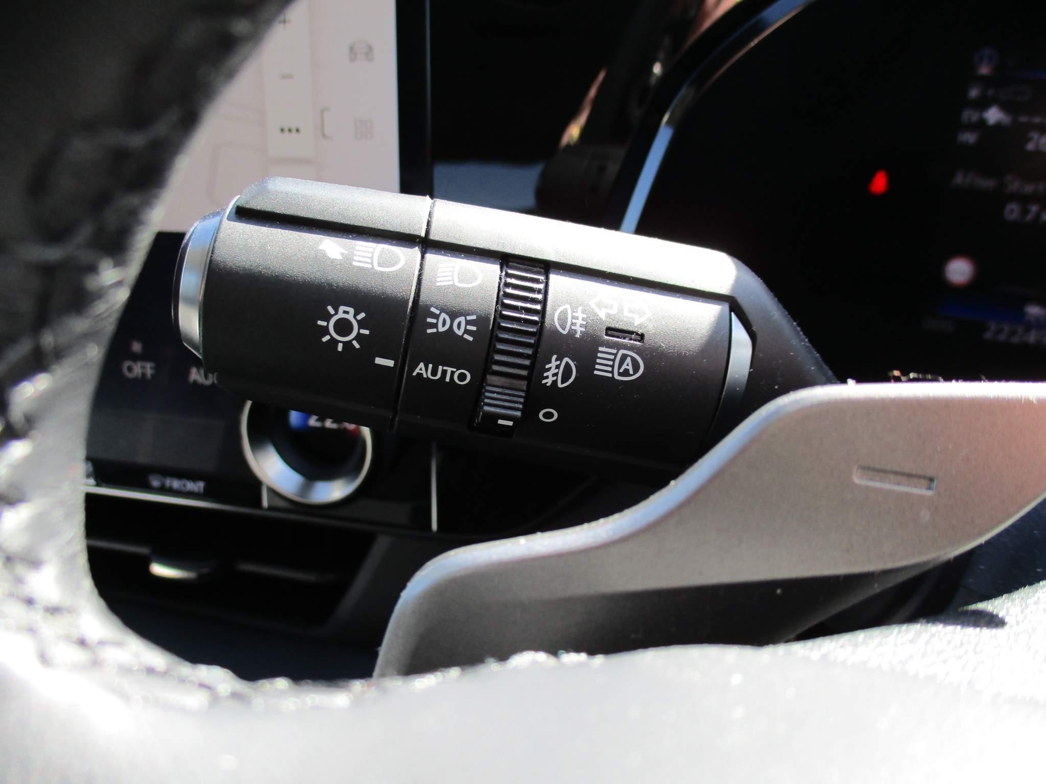 Lexus NX 450h+ 2.5 5dr Premium Plus Pack/Sunroof (NU22LVX) image 29