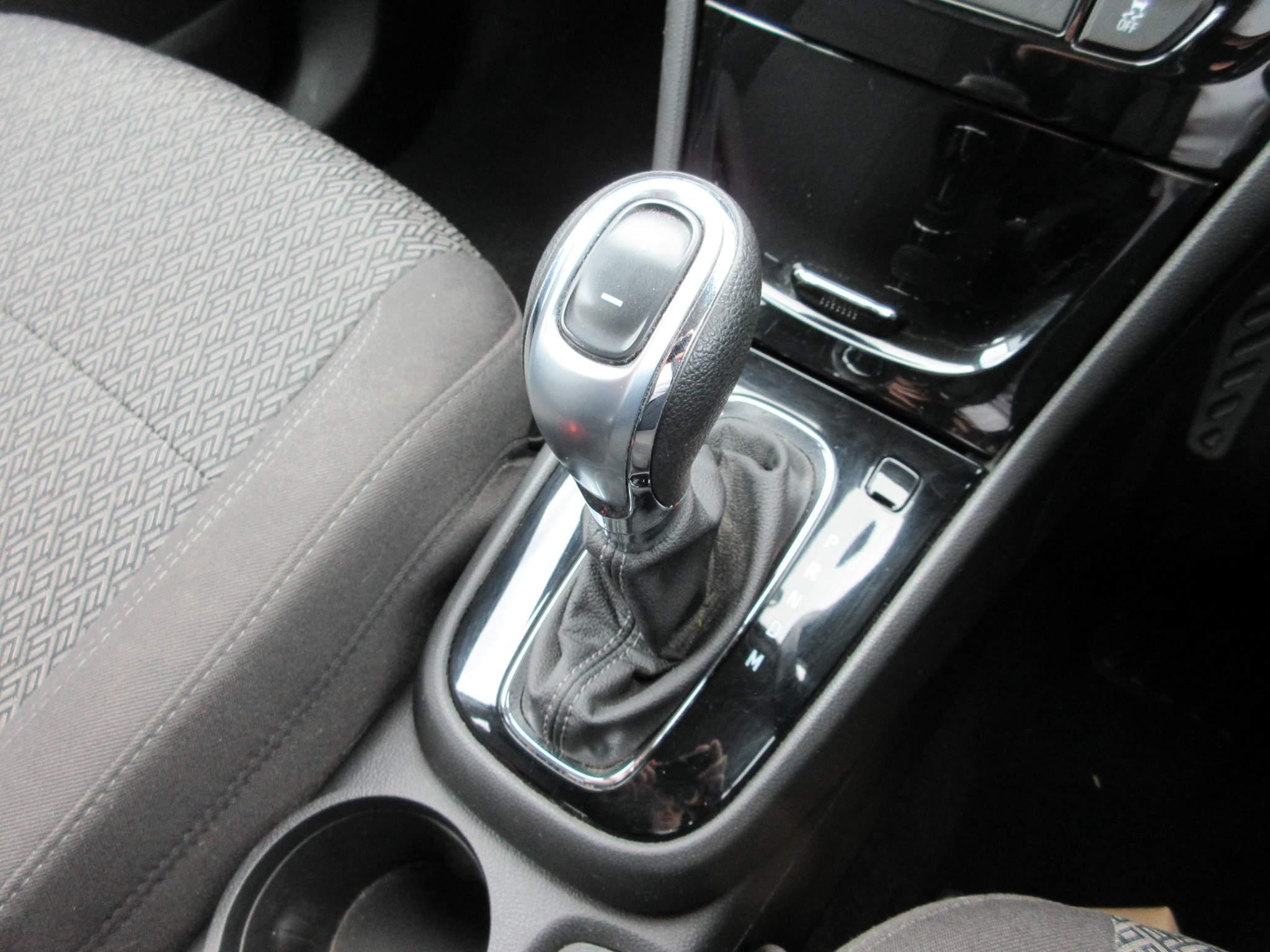 Vauxhall Mokka X 1.4i Turbo Design Nav Auto Euro 6 5dr (MM17BEO) image 18