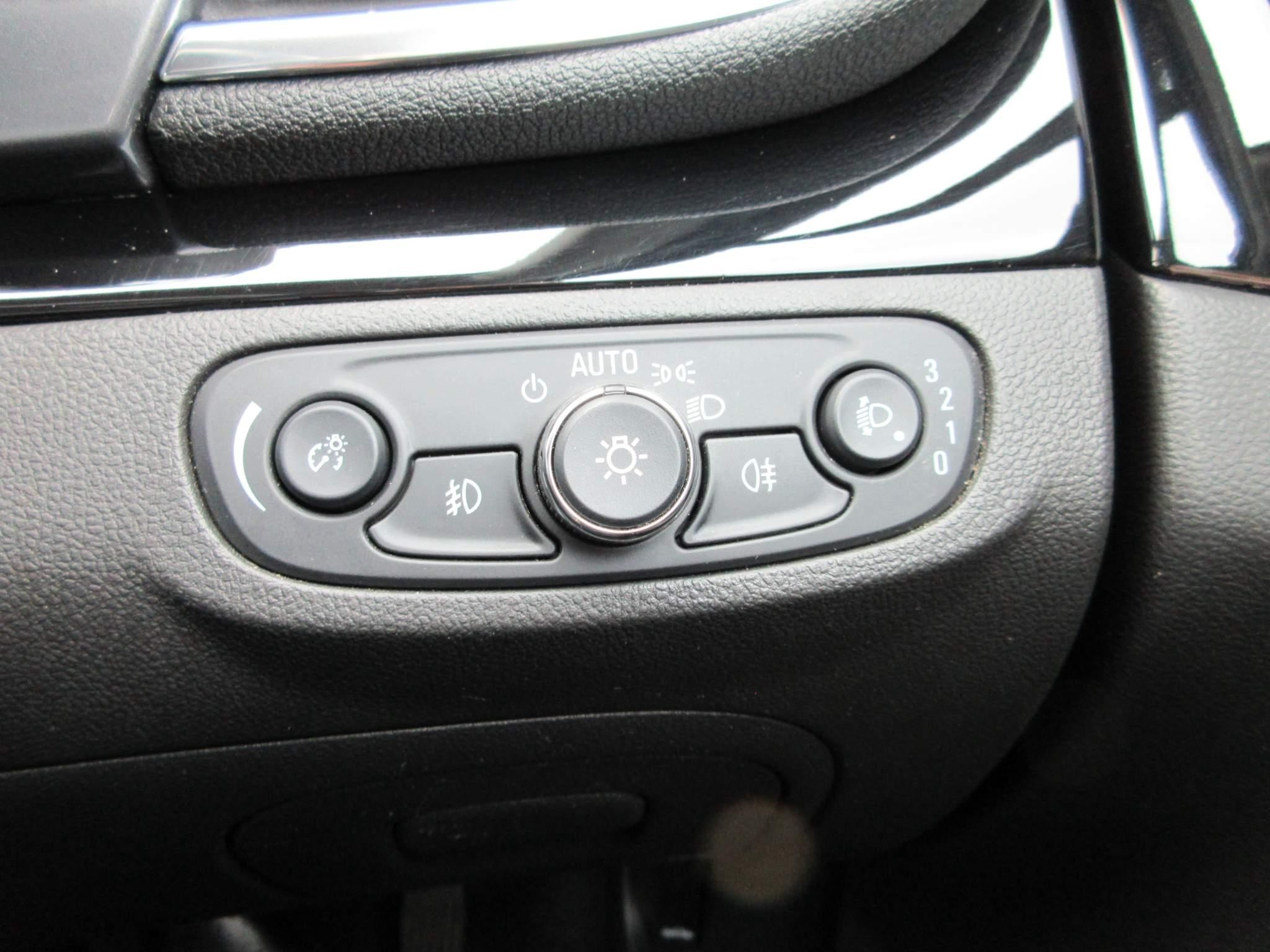 Vauxhall Mokka X 1.4i Turbo Design Nav Auto Euro 6 5dr (MM17BEO) image 23