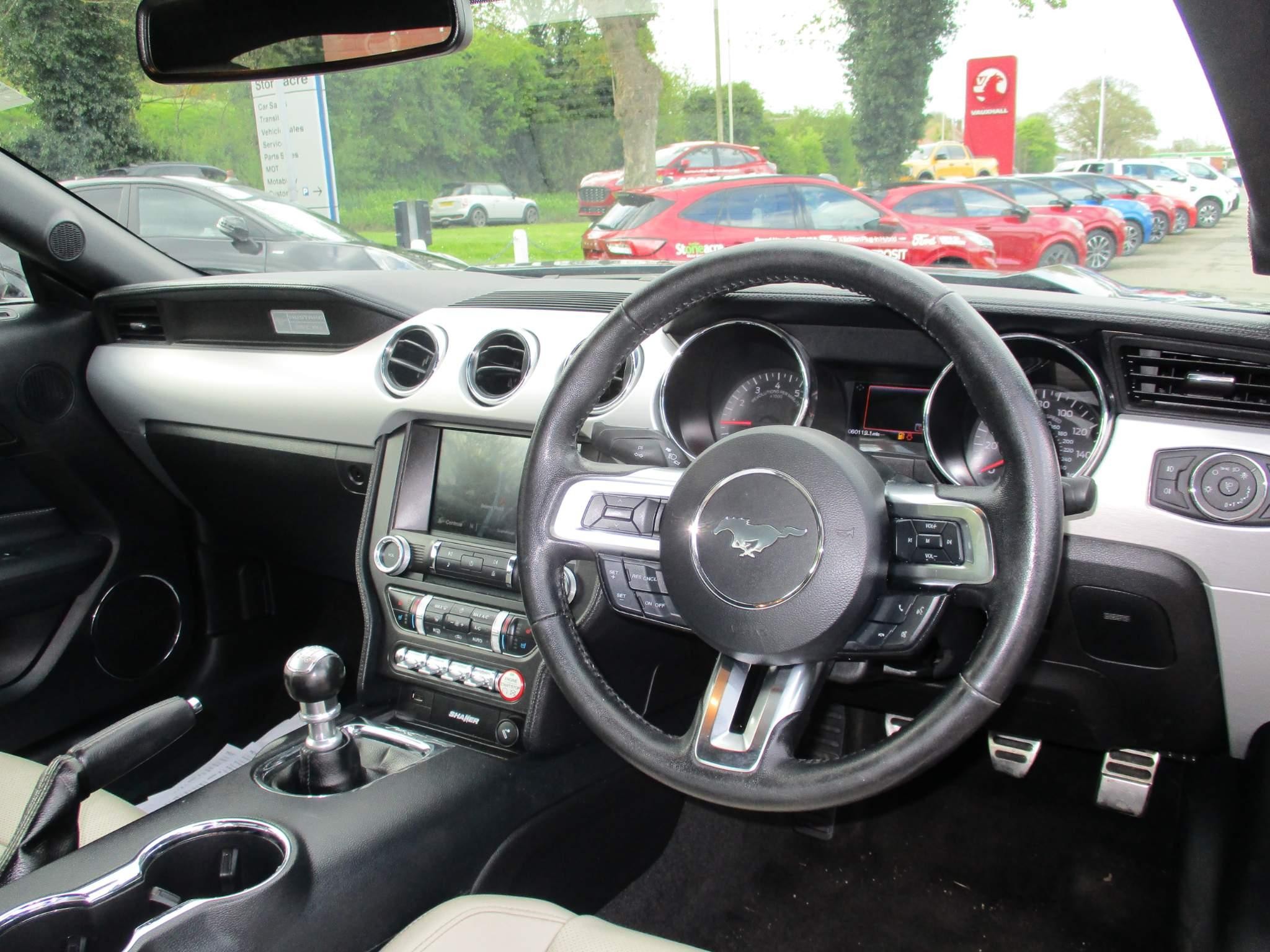 Ford Mustang 2.3T EcoBoost Fastback Euro 6 2dr (MT17BZY) image 13