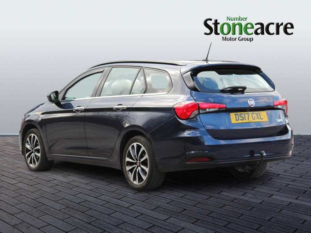 Fiat Tipo 1.4 T-Jet Lounge Euro 6 (s/s) 5dr (DS17GXL) image 4